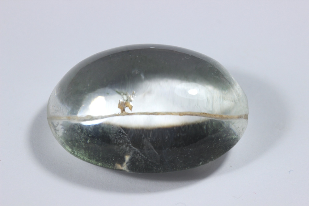 แก้วเข้าสลักสวยมาก