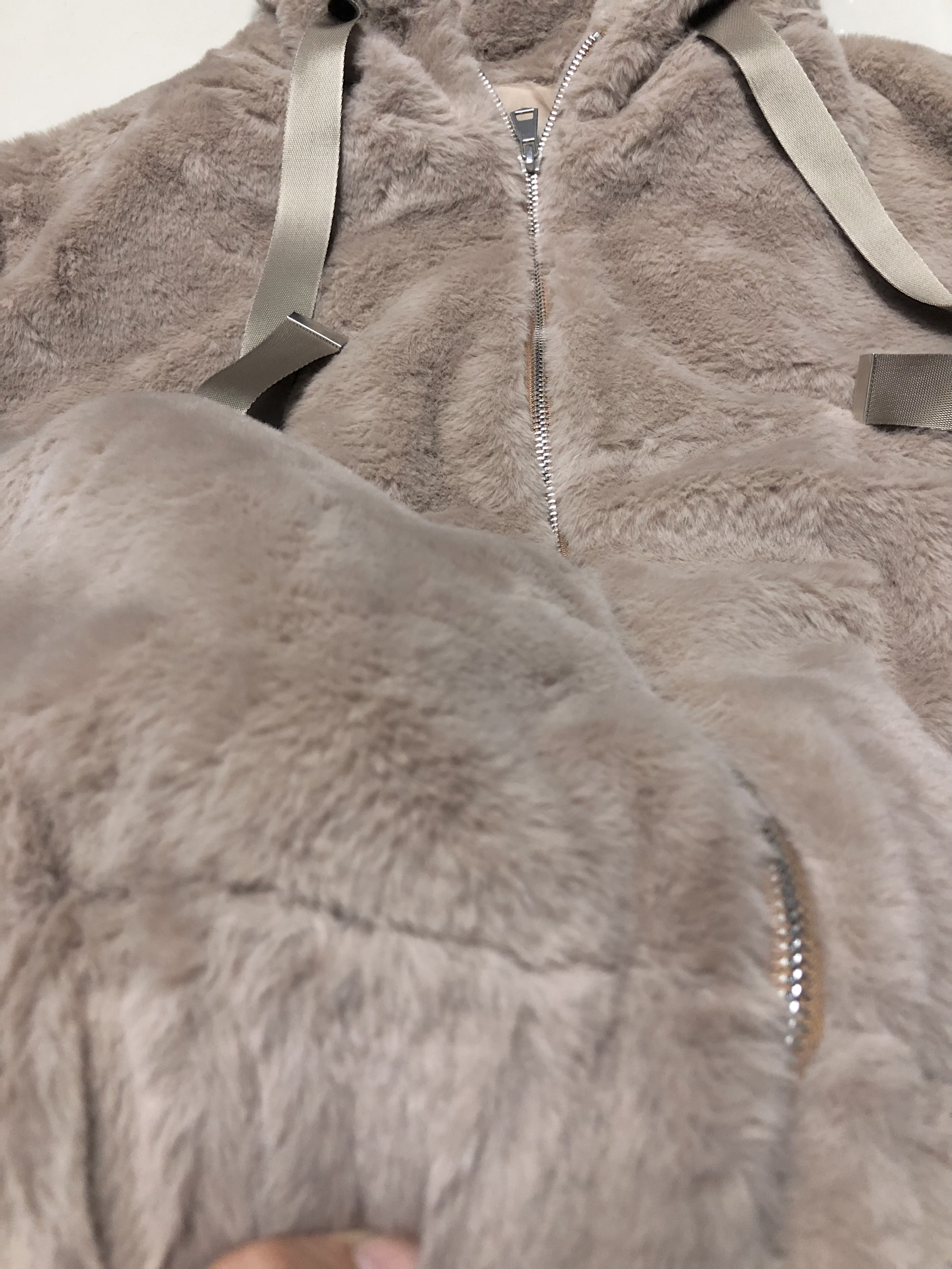 Zara เสื้อเฟอร์กันหนาว หมวกฮู้ด เสื้อขน แบรนด์zara สำเนา ดำ