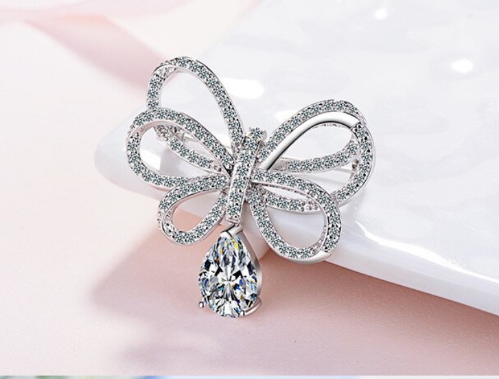 เข็มกลัดโบว์ ฝังเพชร CZ AAA สวยหรู ห้อย ด้วย ตุ้งติ้งหยดน้ำ เพชร สีใส เข็มกลัดติดเสื้อ แบบหรูหรา 350879