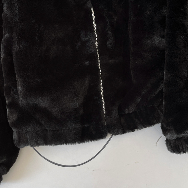 Page one เสื้อเฟอร์กันหนาว หมวกฮู้ด เสื้อขน Fluffy coat แบรนด์ page One สำเนา ดำ