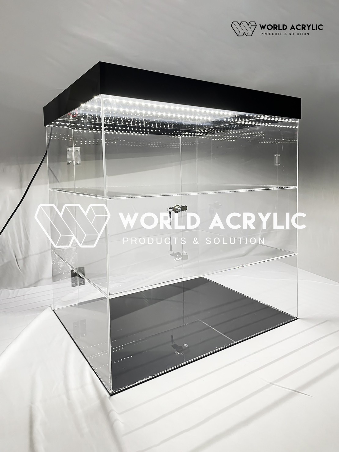 ตู้โชว์อะครีลิคมีไฟ