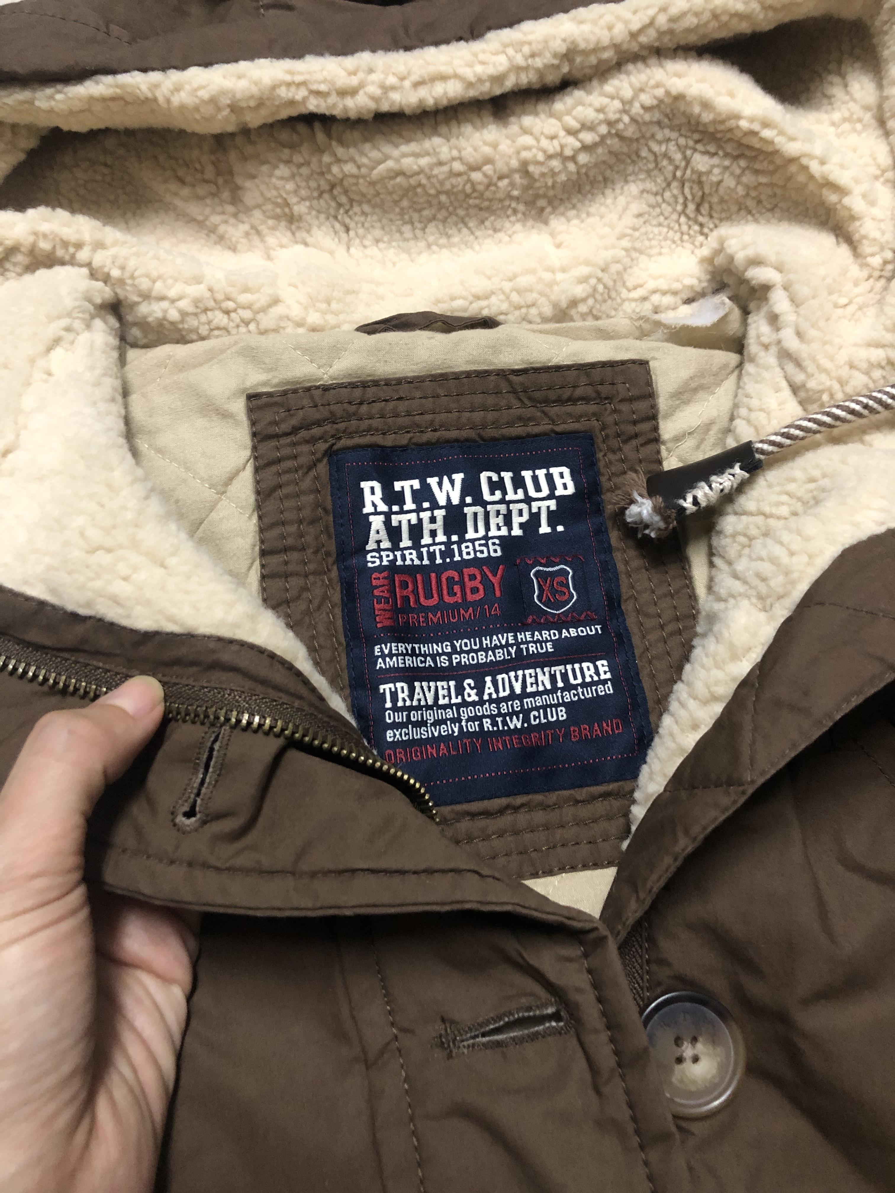 Rtw club เสื้อกันหนาว parka ปาร์ก้า โค้ทกันหนาว เสื้อฮูทเฟอร์ สีน้ำตาล แบรนด์ R.T.W. club ATH Dept แต่งขนเฟอร์ ซับขนอุ่นด้านใน น้ำตาล