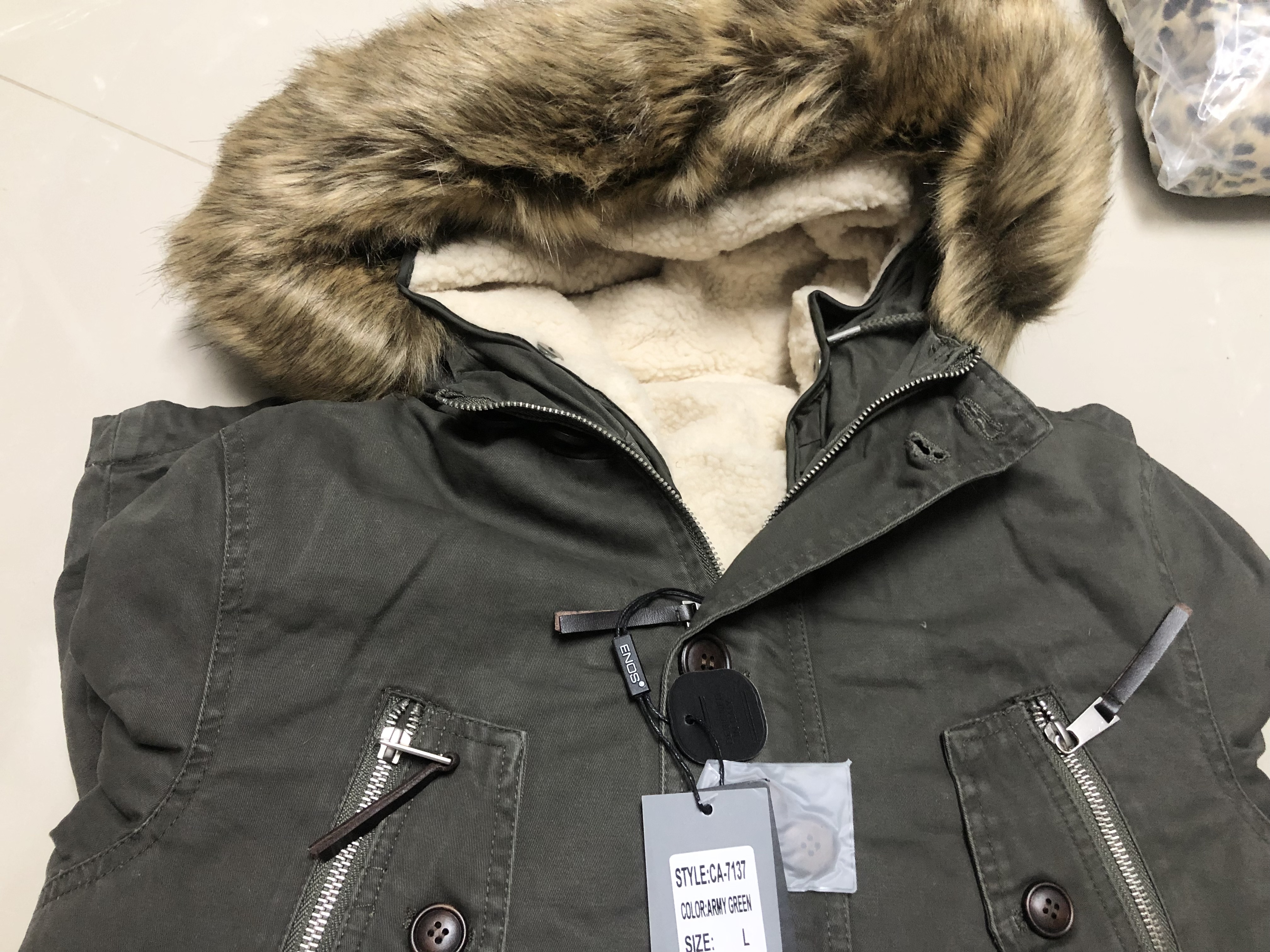 Enos jean75 เสื้อกันหนาว ติดฮูท เสื้อcoat แบรนด์ ENOS JEAN 75 แต่งซับขนอุ่นด้านใน (ขนด้านในถอดใส่ได้ทั้งชิ้นเลยคะ เขียว