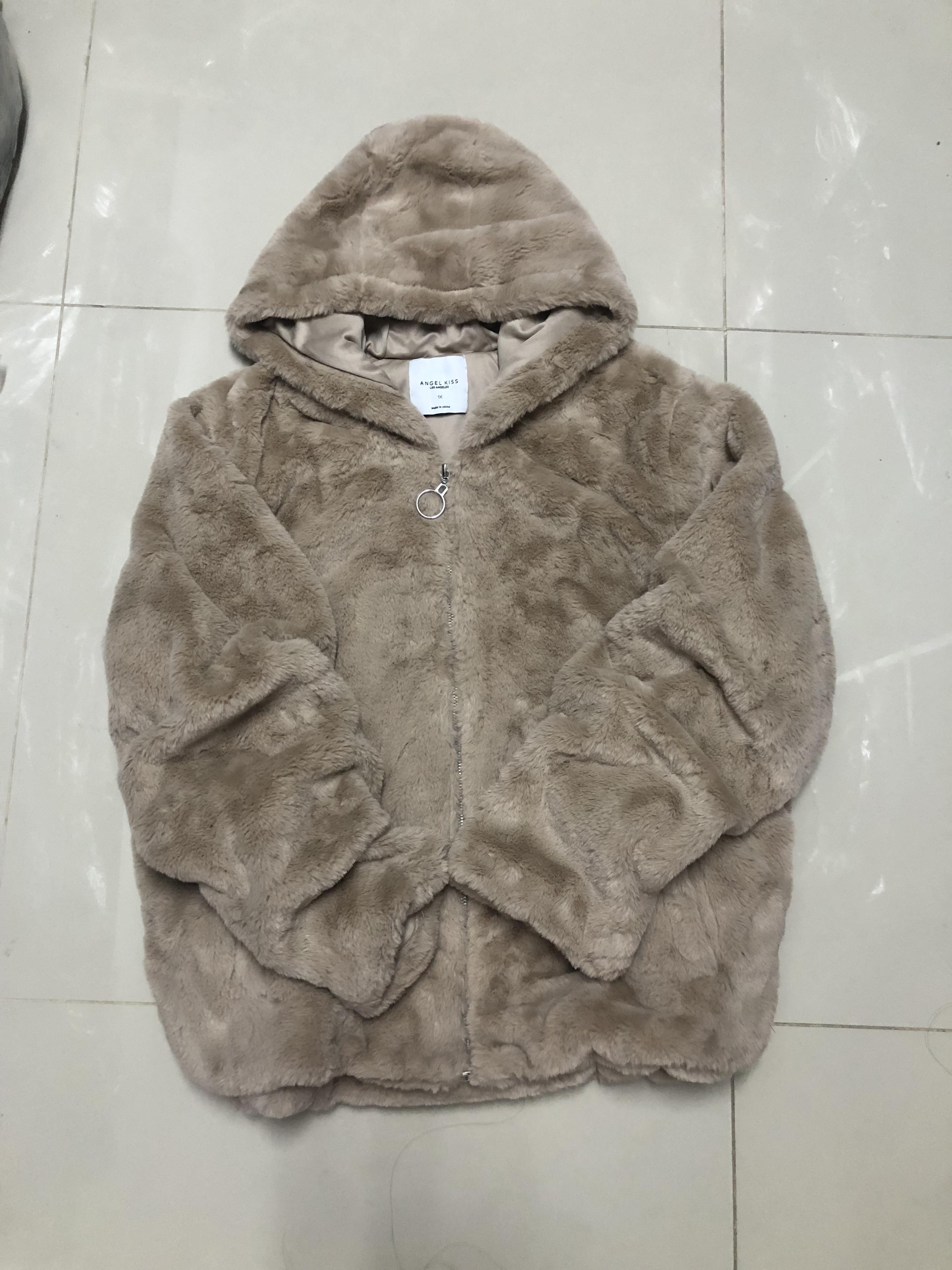 Angel kiss เสื้อเฟอร์กันหนาว หมวกฮู้ด เสื้อขน แบรนด์ ANGEL KISS (FLUFFY COAT) สำเนา น้ำตาลนู้ด
