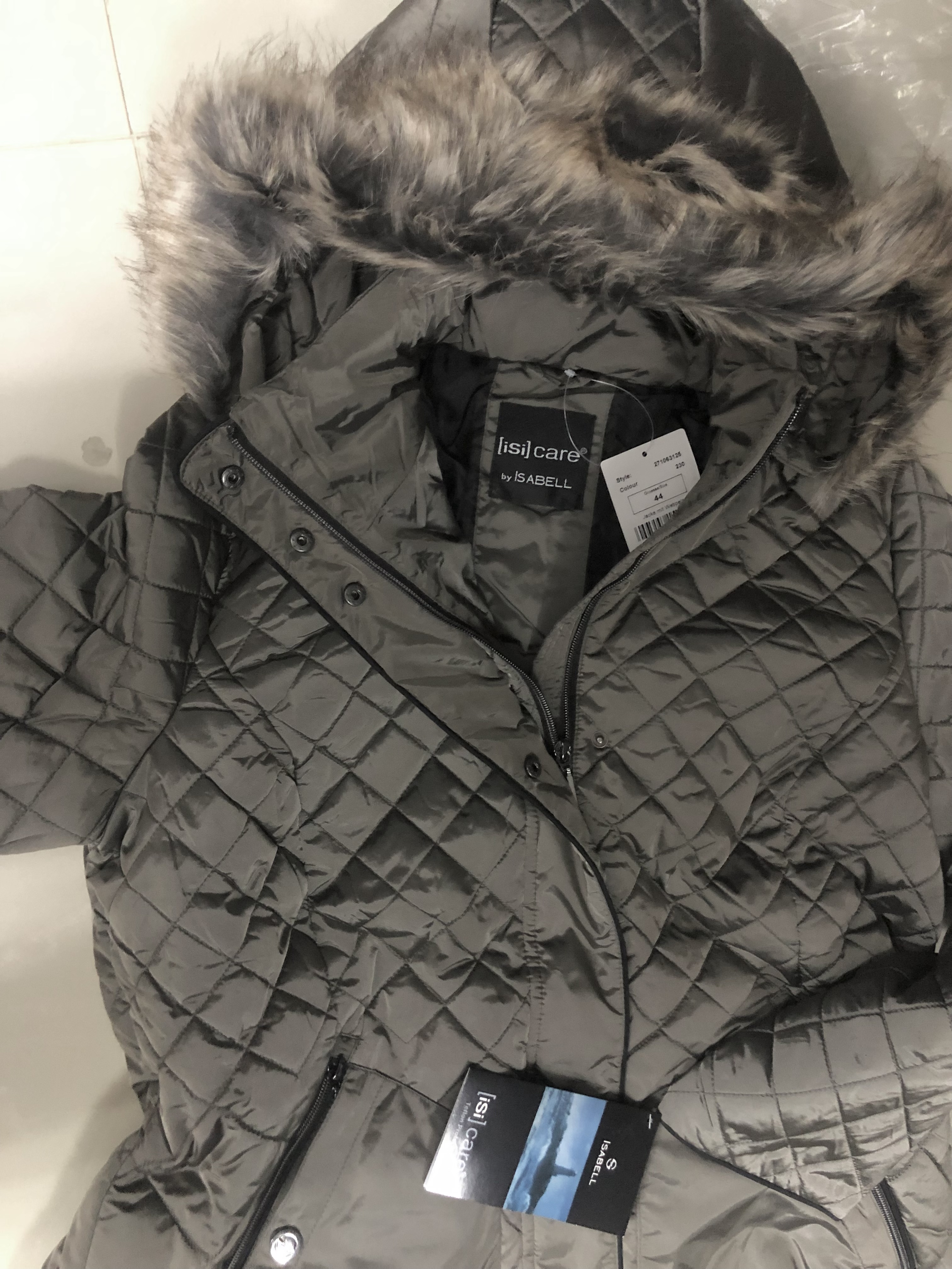 Isabell เสื้อกันหนาว ติดฮูท เสื้อcoat แบรนด์ แต่งซับขนอุ่นด้านใน Isabell ขนเฟอร์ &ฮู้ดถอดได้ค่ะ น้ำตาลอมเทา
