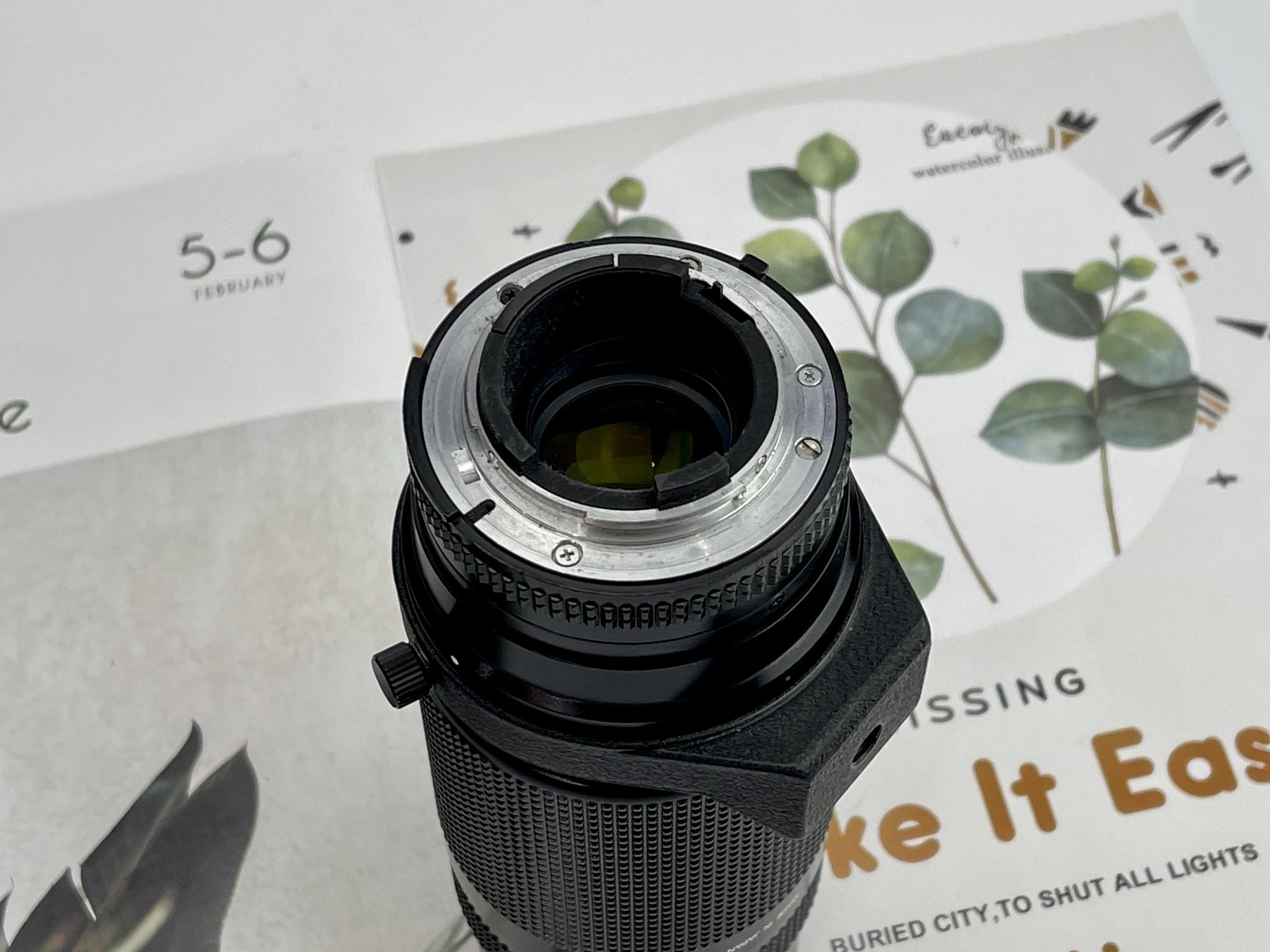 NIKON AF NIKKOR 75-300mm f/4.5-5.6 MACRO AIS MOUNT