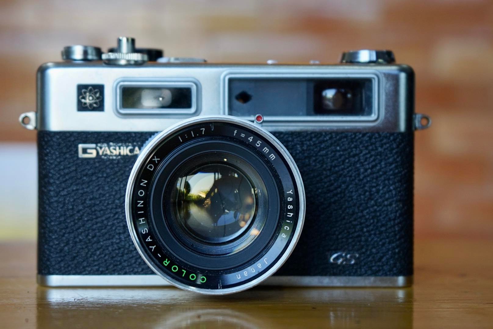 YASHICA ELECTRO 35 GS YASHICA COLOR YASHINON-DX 45MM.1.7