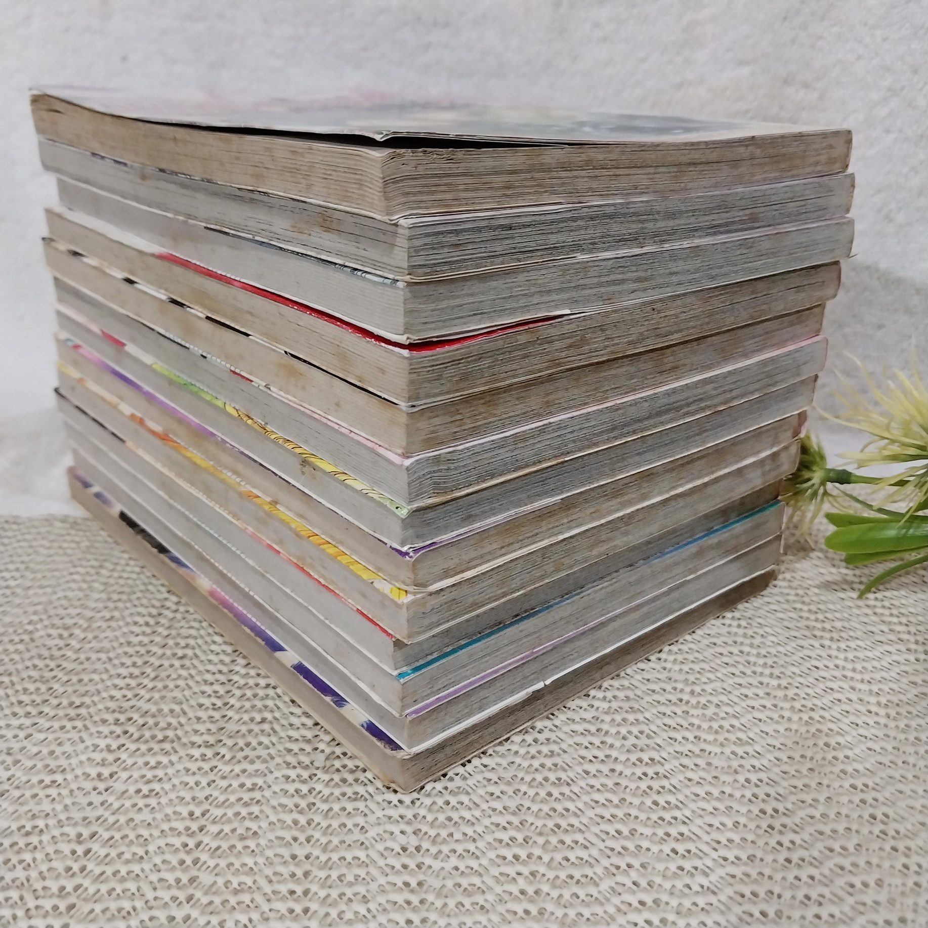 จังหวะร็อค ดนตรีรัก 1,2,5-12,15-17 จบ (*ขาดเล่ม 3,4,13,14) + โปสเตอร์ใหญ่ 1 แผ่น + โปสเตอร์ปฎิทิน 3 แผ่น