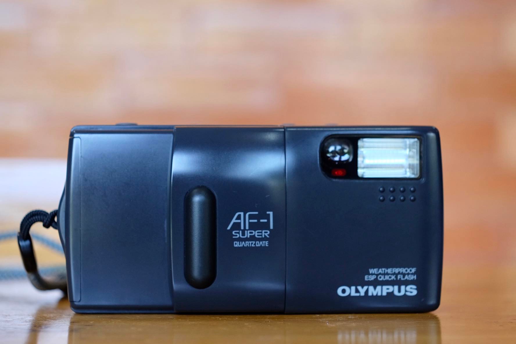OLYMPUS AF-1 SUPER QUARTZ DATE OLYMPUS LENS 35MM.F2.8
