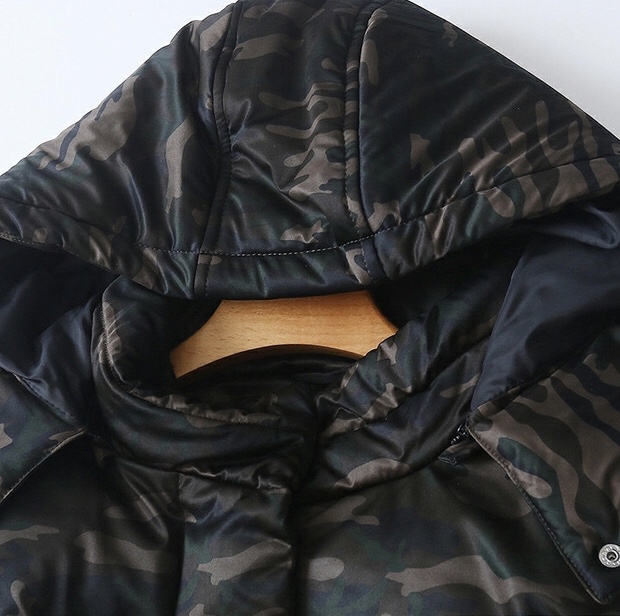 Clockhouse เสื้อกันหนาว ติดฮูท เสื้อบอมเบอร์ บุนวมอุ่น แบรนด์clockhouse over siZe bomber jacket (ฮู้ดถอดได้ค่ะ) ลายพราง