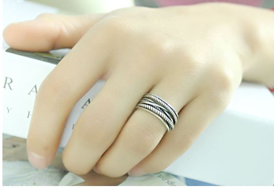 แหวนผู้ชาย แหวนเงินแท้ 925 แหวนวัยรุ่น ดีไซน์ ลายเส้น เกลียว แบบเท่ ๆ แหวนแบบ ปรับ size ได้ 909548