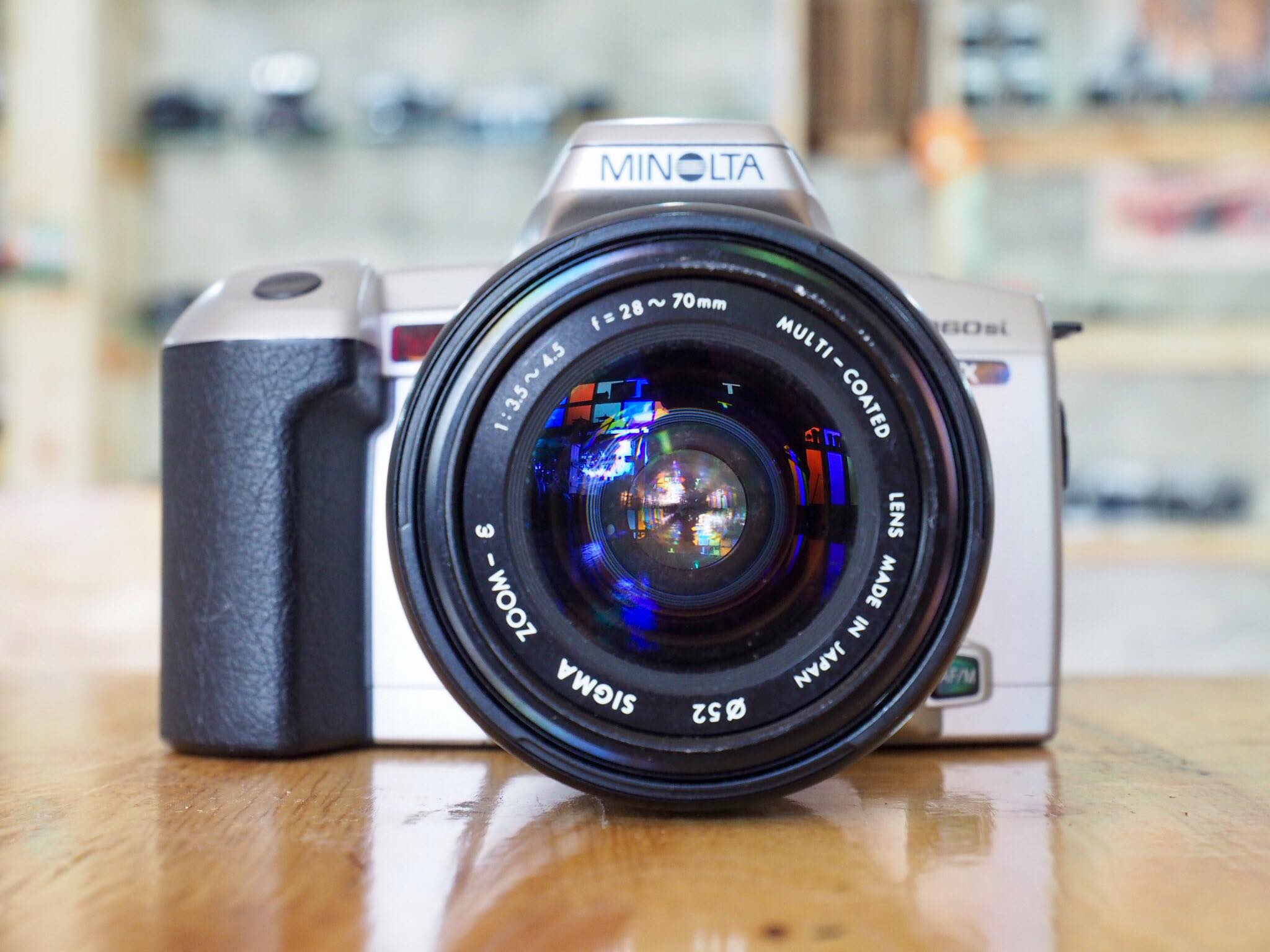 MINOLTA ALPHA 360SI SIGMA ZOOM E 28-70MM.F3.5-4.5 MC