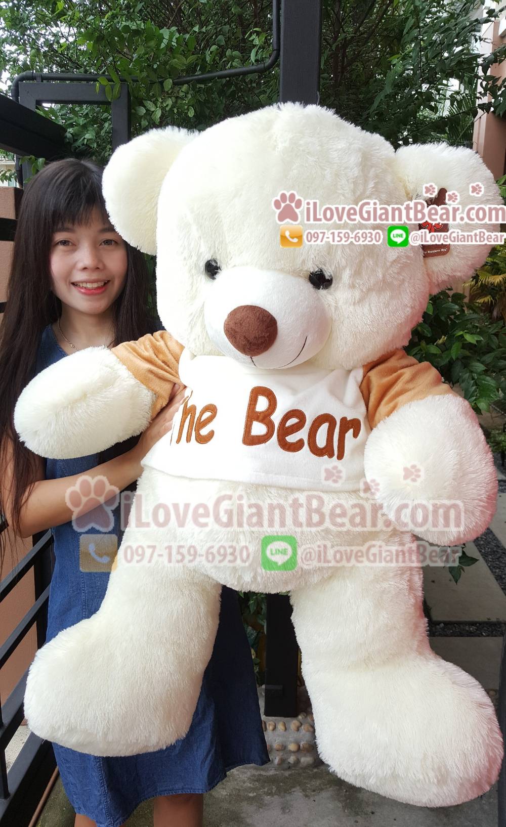 The Bear หมีใส่เสื้อ ขนนุ่ม สีขาวครีม น่ารักมากๆ ขนาด 110cm มาใหม่ น่ากอดมากๆจ้า :)