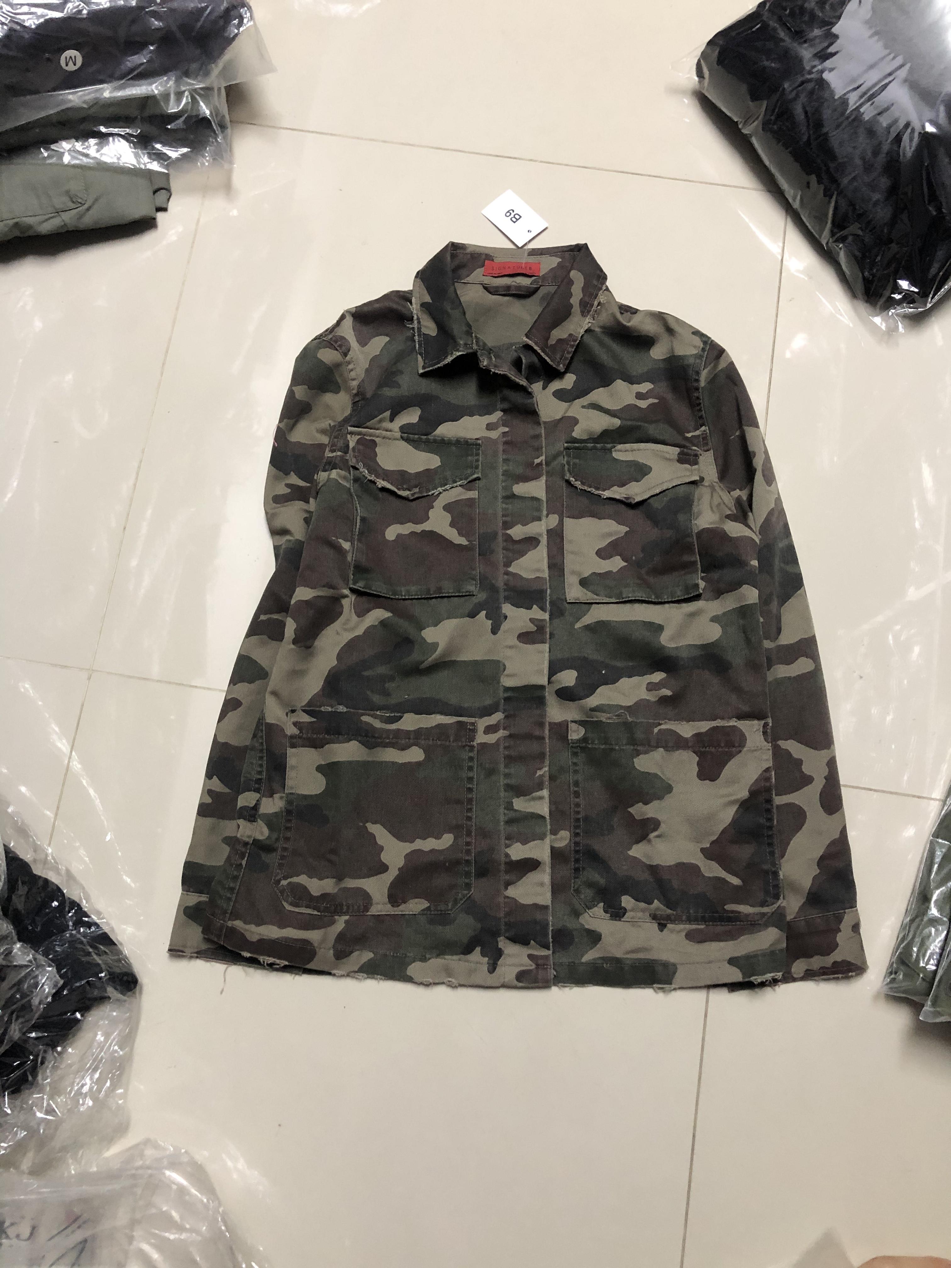 เสื้อนอกทหาร เสื้อแจ็คเก็ต ลายพราง แนวทหาร แต่งลายปัก แพทเทินสวย เท่ห์ มาก แบรนด์ Signature เขียว