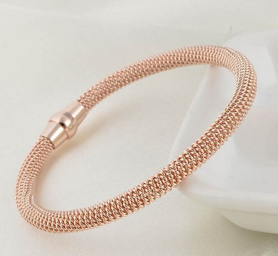 สร้อยข้อมือทอง Stainless Steel กำไลข้อมือ ดีไซน์ เป็นเกลียว ผู้หญิง ผู้ชาย ใส่ได้ กำไลเงิน ทำลาย โซ่เกลียว มีสีทอง เงิน ดำ แชมเปญโกลด์ 645183