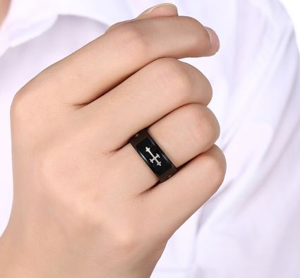 แหวนผู้ชาย แหวนผู้หญิง ใส่ได้ แหวน Stainless Steel สีดำ แหวนเกลี้ยง เพ้นท์ ลายไม้กางเขน แหวน เท่ ๆ ดูดี มีสไตล์ ของขวัญ คลาสสิค 914509