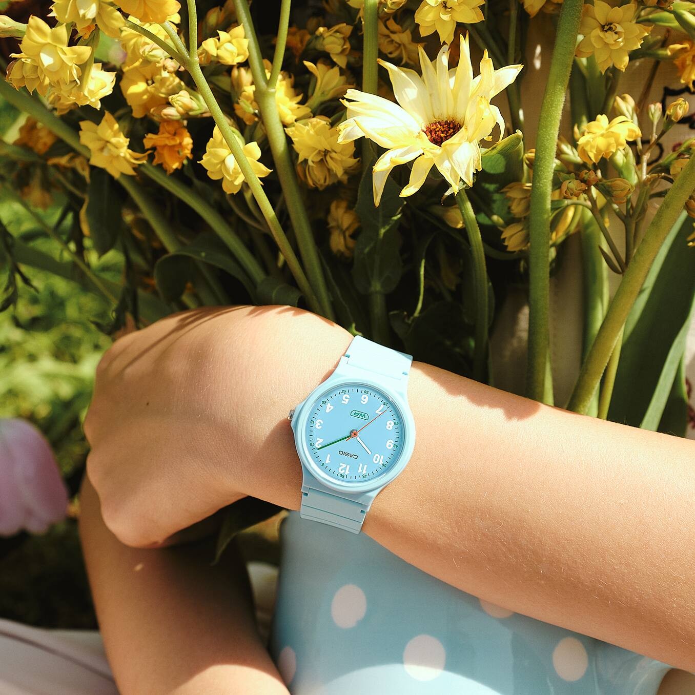 CASIO MID YEAR SALE นาฬิกาคาสิโอ พร้อมส่ง นาฬิกาข้อมือ นาฬิกากันน้ำ นาฬิกาของแท้ BTS ประกันศูนย์ CMG 1 ปี รุ่น LQ-24B-2B นาฬิกาสีฟ้า