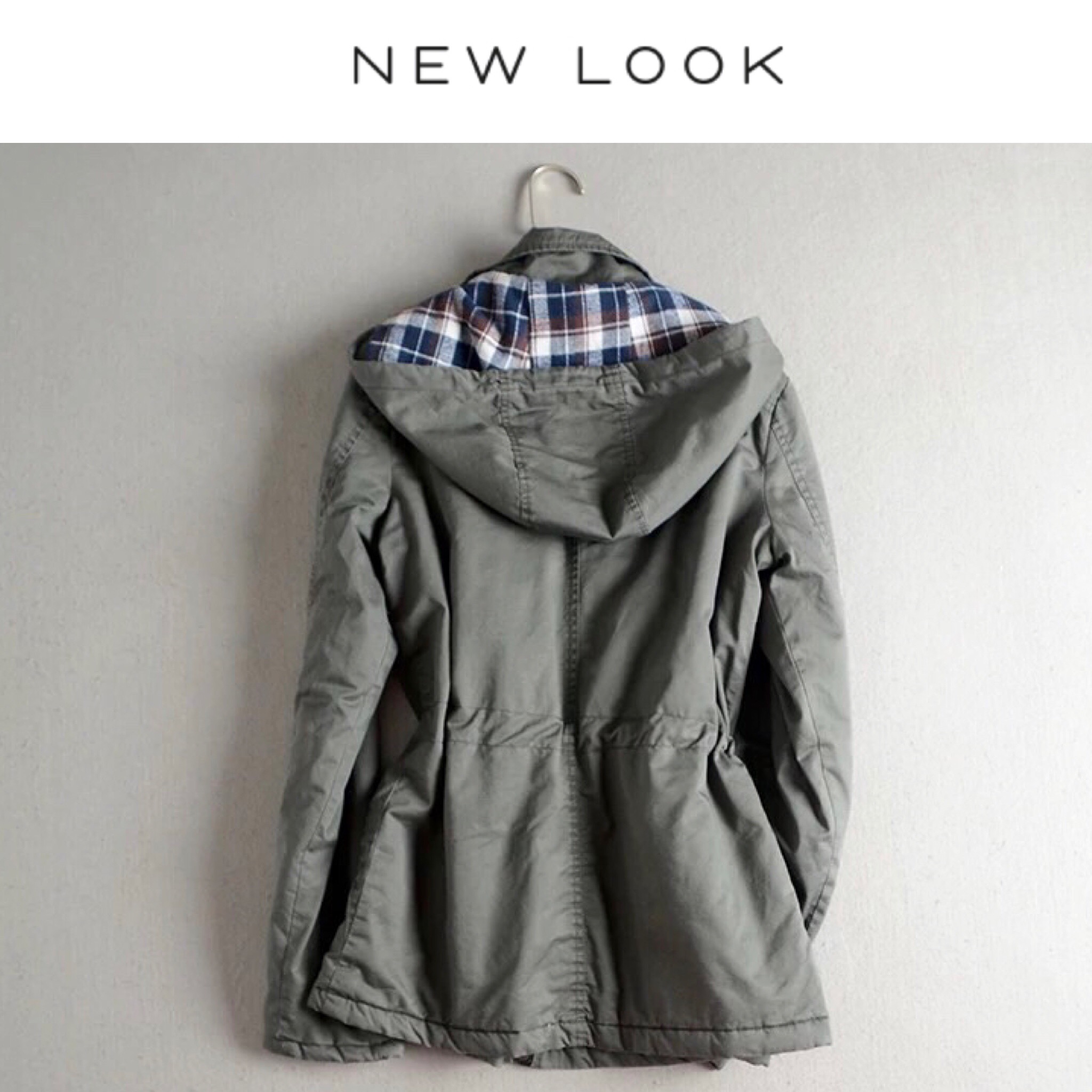 New look เสื้อกันหนาวติดหมวกฮูท เสื้อคลุม เสื้อโค้ช กันหนาว สีเขียว แบรนด์ NEW LOOK แต่งซับผ้าสำลีลายตารางด้านใน brandname NEW LOOK สวย เท่ห์มากคะ Size XS/S/M