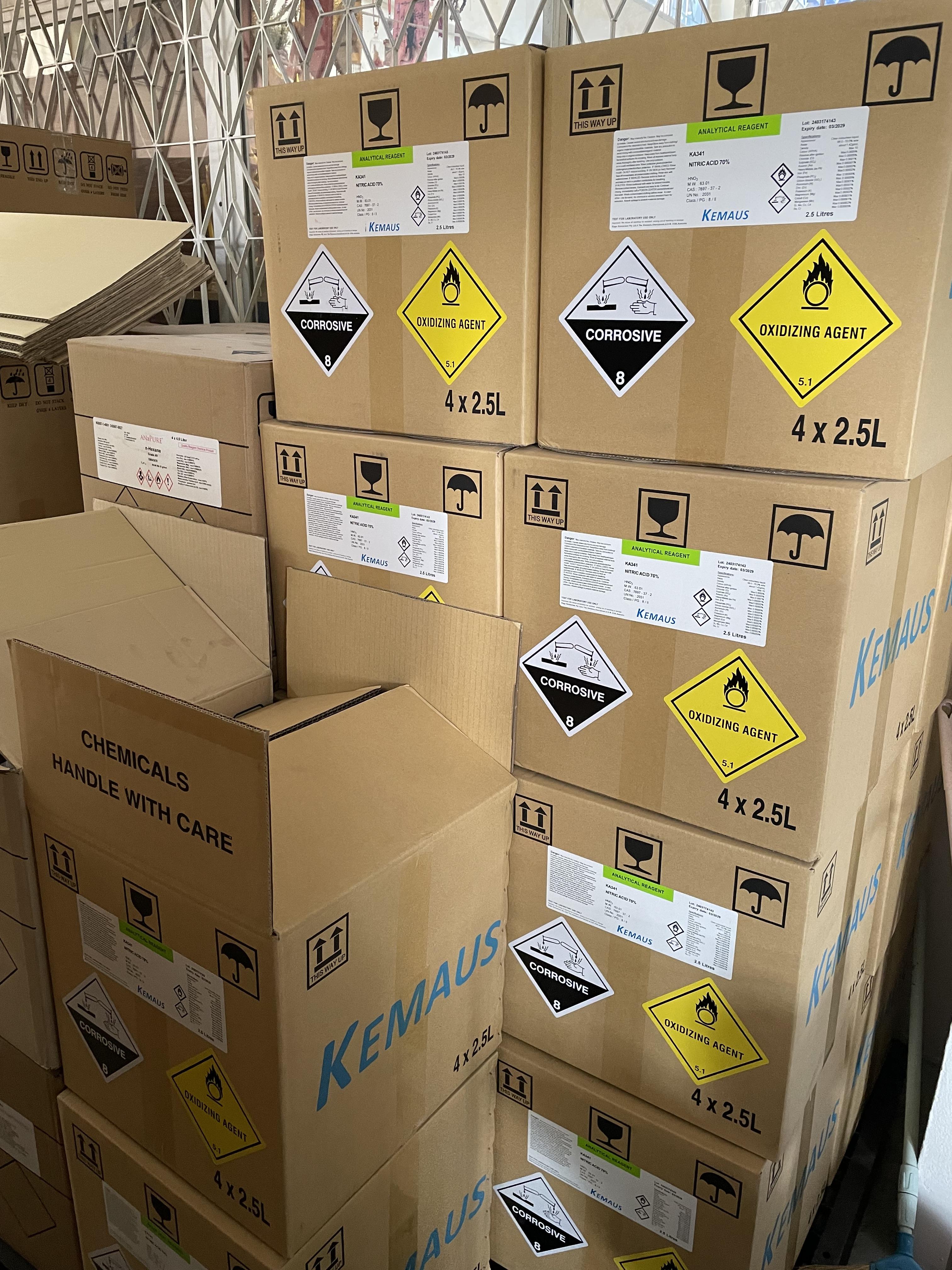 Nitric Acid 68-70% ,AR 2.5 L. KemAus™