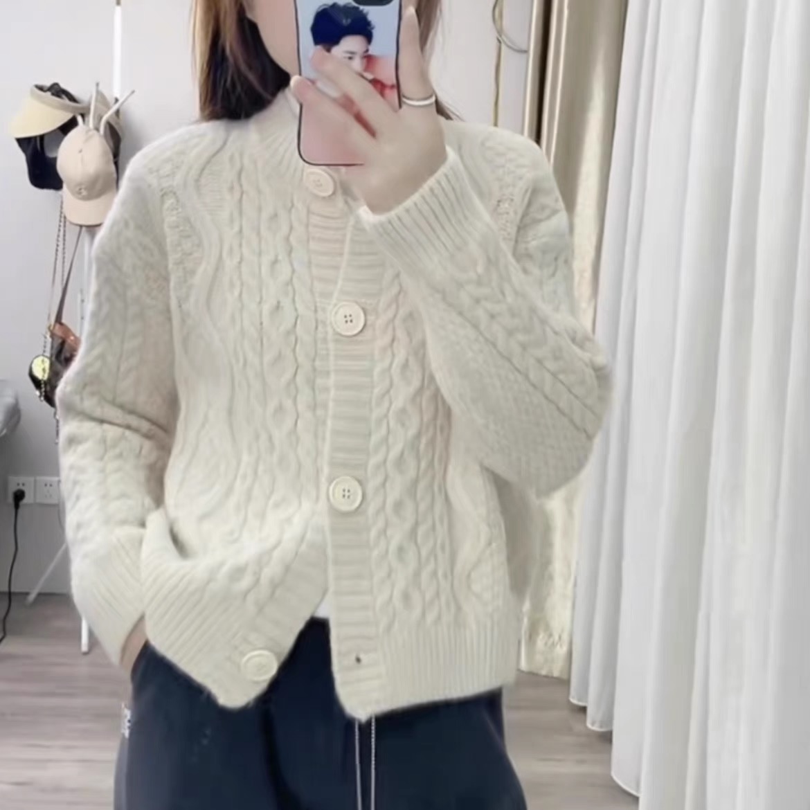 เสื้อหนาวไหมพรม ไหมพรมถัก ถักเปีย แนวเกาหลี เนื้อไหม นุ่ม สวย แบรนด์