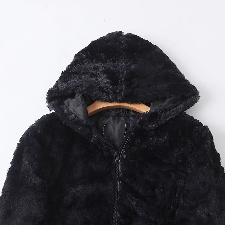 Page เสื้อเฟอร์กันหนาว หมวกฮู้ด เสื้อขน Fluffy coat แบรนด์ page One สำเนา ดำ