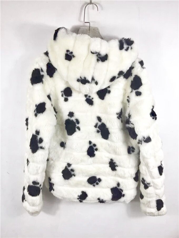 เสื้อกันหนาวฮูท เสื้อขนเฟอร์ฮูท สีขาว แต่งลายเท้าน้องหมา สีดำ แบบสวย ขนนิ่มฟูมากคะ ขาว