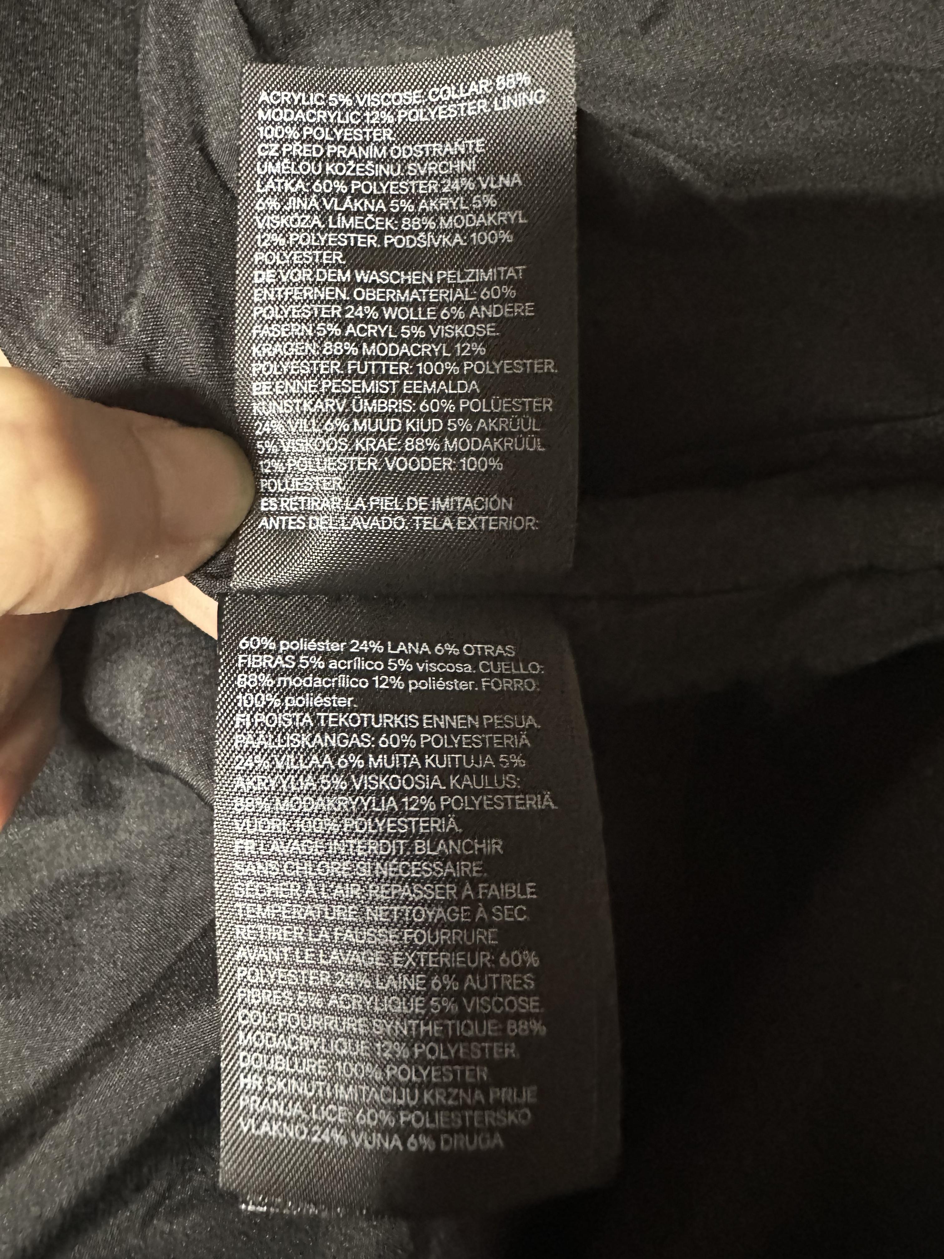 h&m เสื้อโค้ท เสื้อกันหนาว เนื้อผ้าสักหลาดวูล สีดำ แต่งปกเฟอร์(เฟอร์ถอดได้ค่ะ) แบรนด์ H&M