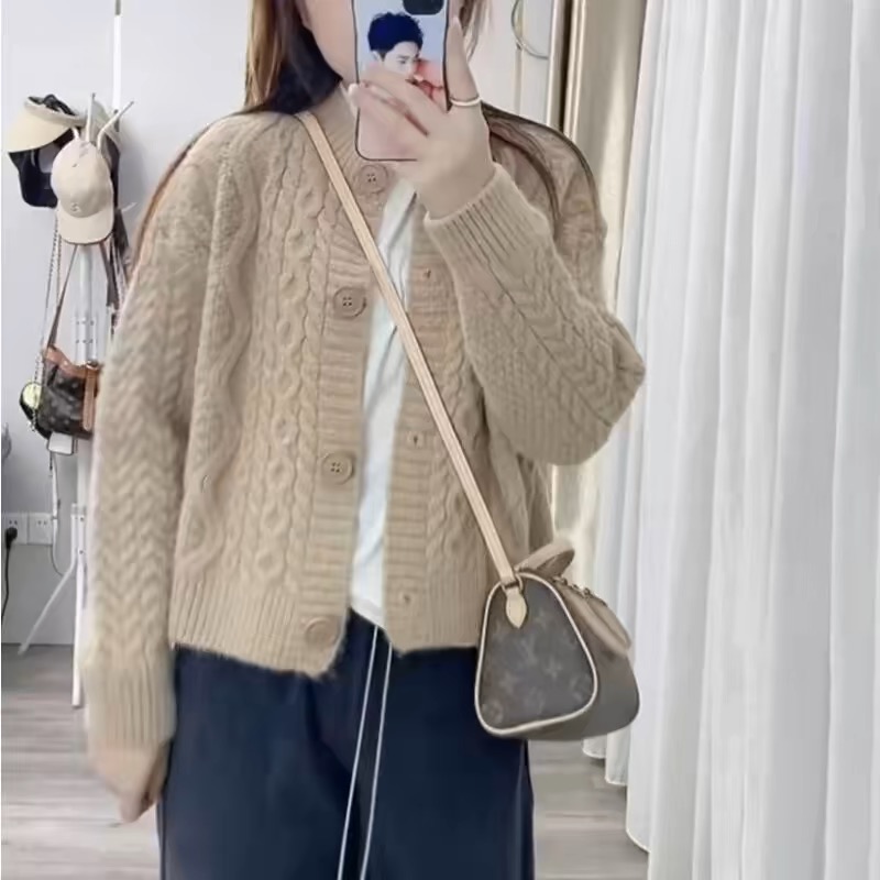 เสื้อหนาวไหมพรม ไหมพรมถัก ถักเปีย แนวเกาหลี เนื้อไหม นุ่ม สวย แบรนด์