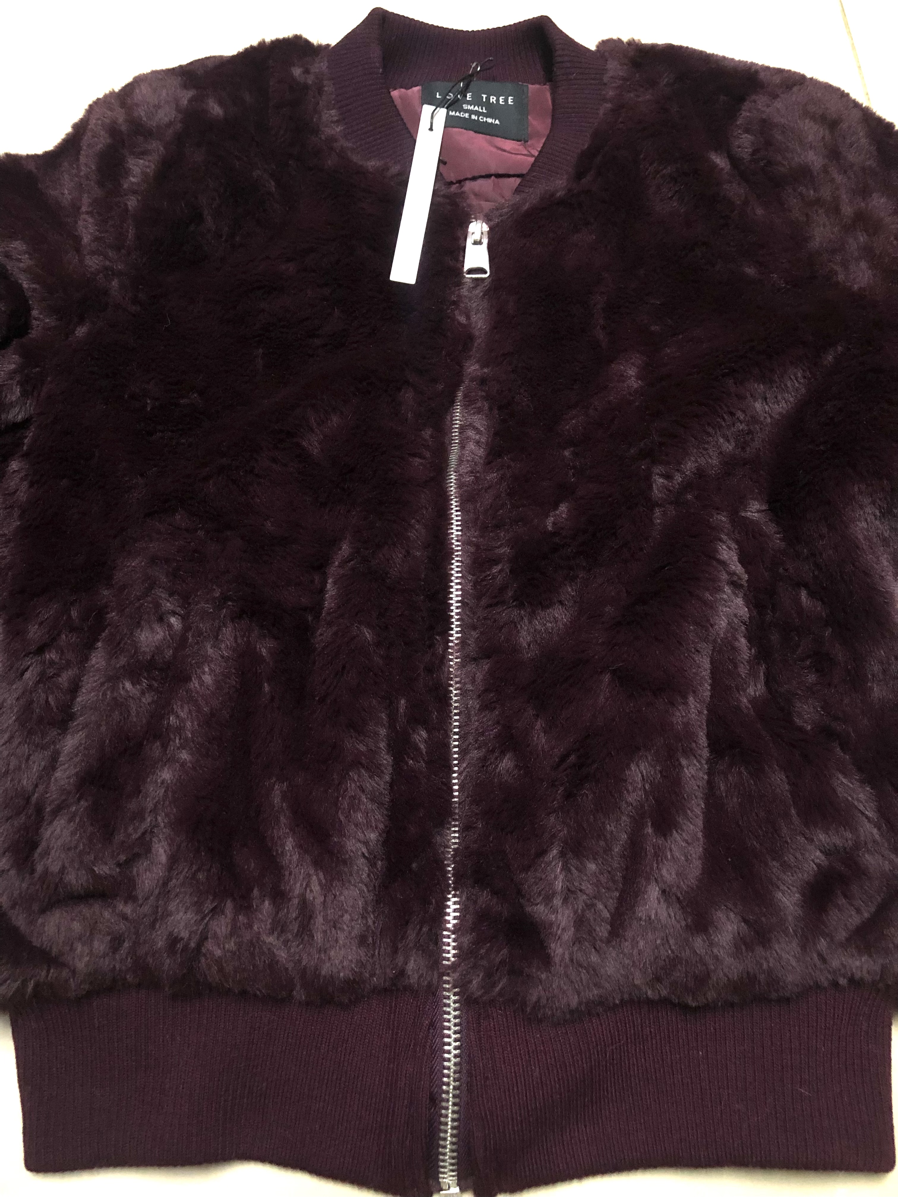 เสื้อเฟอร์กันหนาว หมวกฮู้ด เสื้อขน (FLUFFY COAT) แบรนด์ LOVE TREE