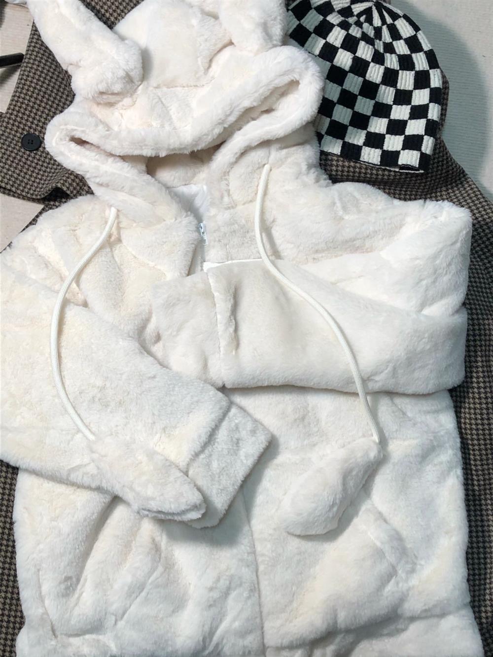 เสื้อเฟอร์กันหนาว หมวกฮู้ด เสื้อขน โค้ทขนเฟอร์แต่งหู FLUFFY COAT ขาว