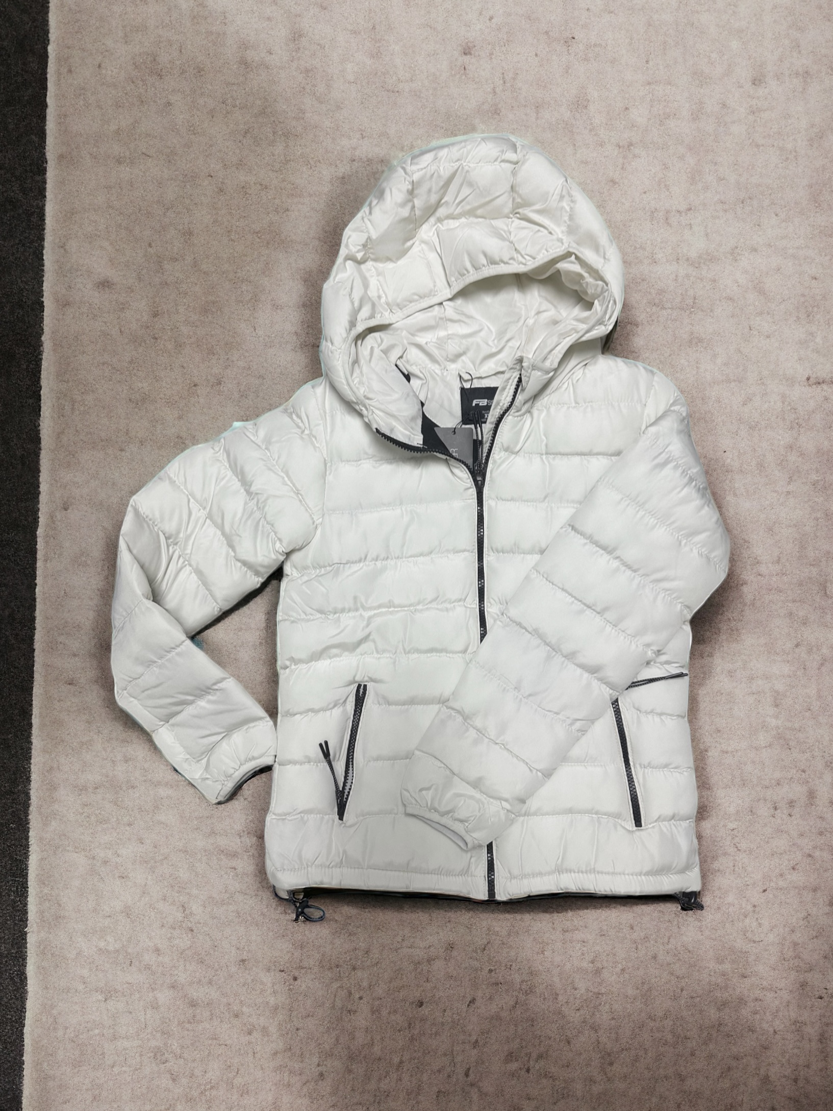 เสื้อกันหนาว เสื้อฮู้ดเฟอร์ บุนวมอุ่น สีขาว แบรนด์ FB SISTER (padded puffer coat สำเนา ขาว