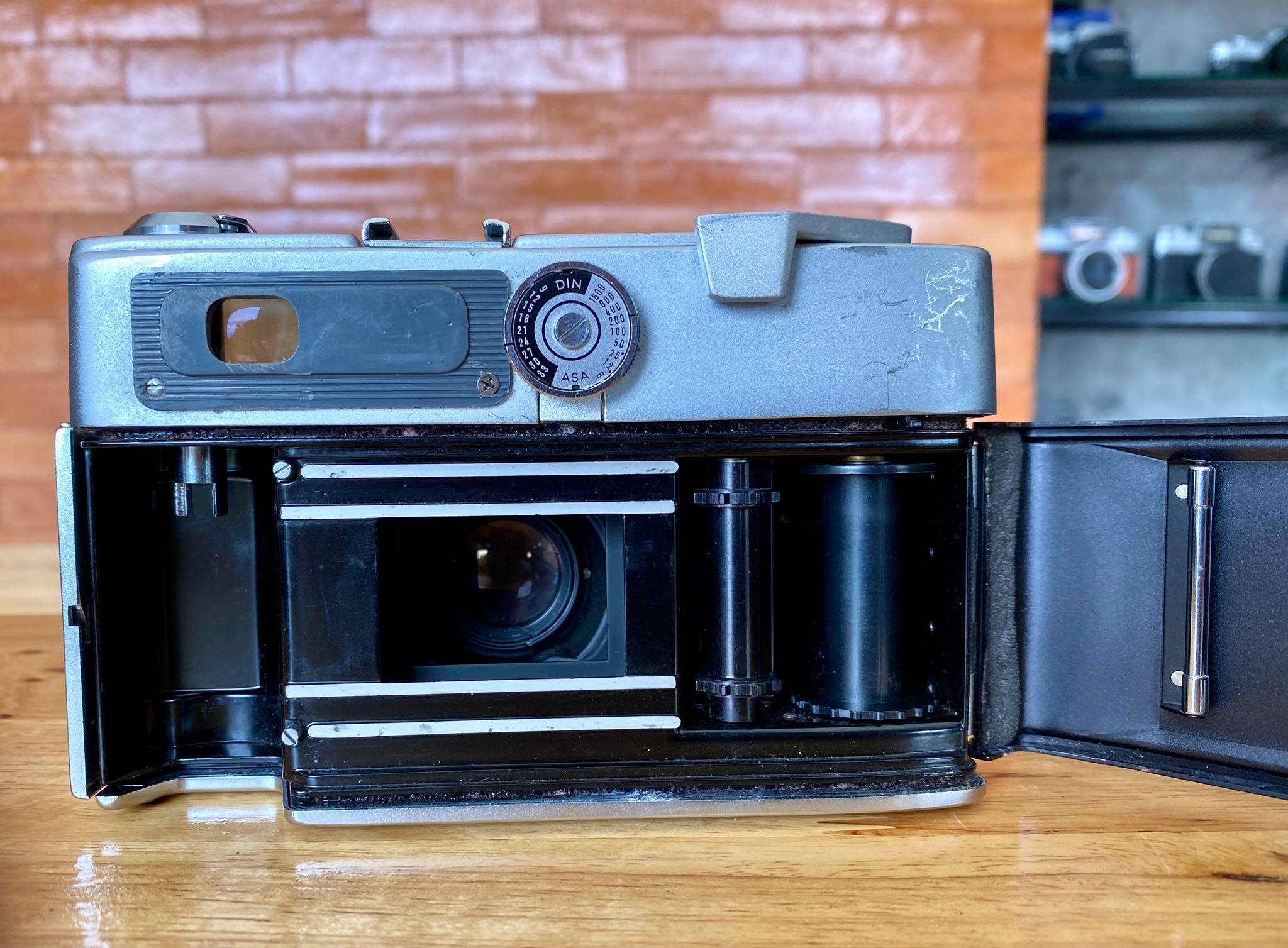 MINOLTA HI-MATIC MINOLTA ROKKOR PF 45MM.F2