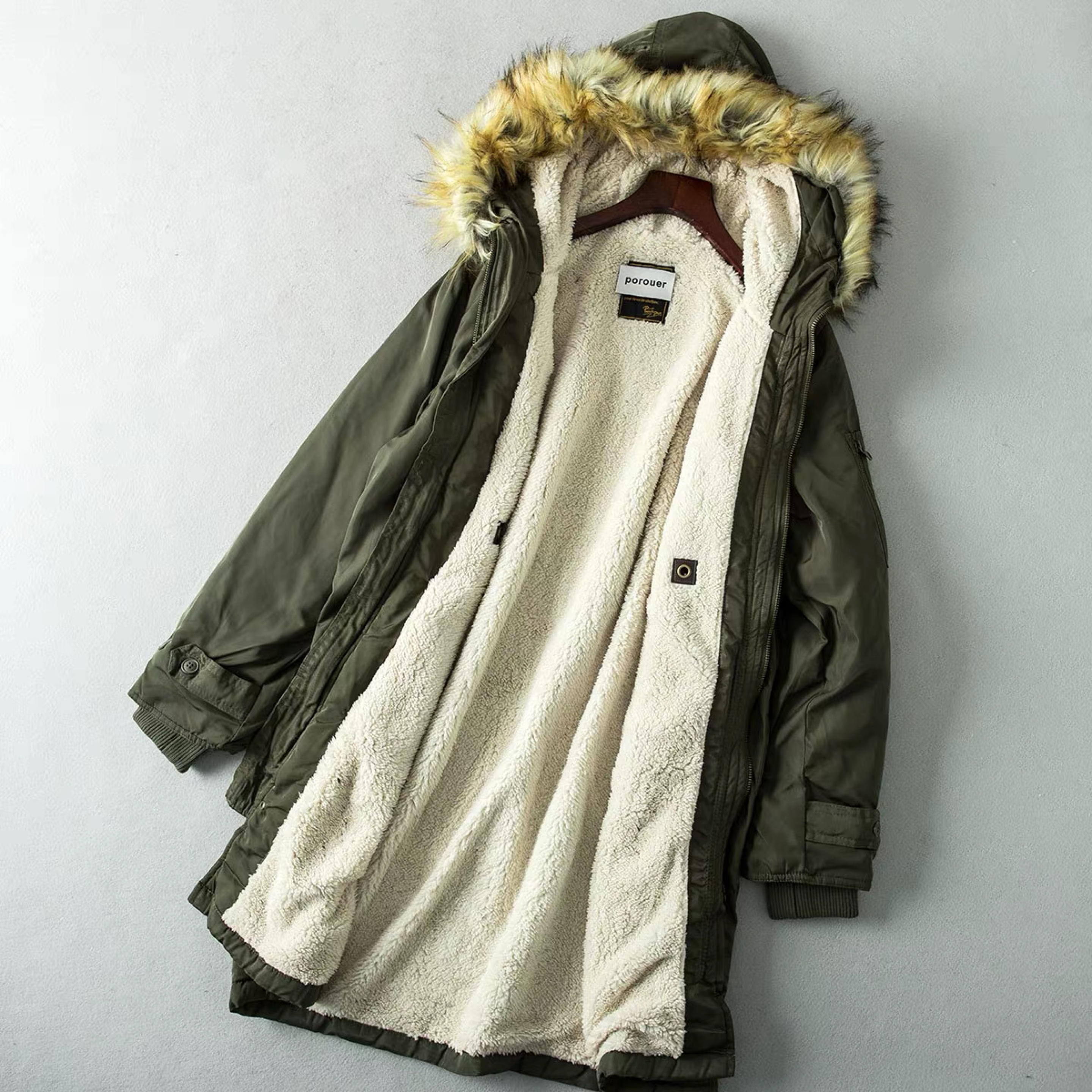 Private pause เสื้อโค้ทฮูท กันหนาว Parka สีดำ เนื้อผ้าไนล่อนสังเคราะห์ แบรนด์ Private pause แต่งขนเฟอร์ ซับขนอุ่นด้านใน เฟอร์สวย พริ้วมากคะ (ขนเฟอร์ถอดได้คะ) งานสวย บุนวมอุ่น ใส่ติดลบได้เลยคะ Size XS/S/M/ L/XL/XXL สำเนา ดำ