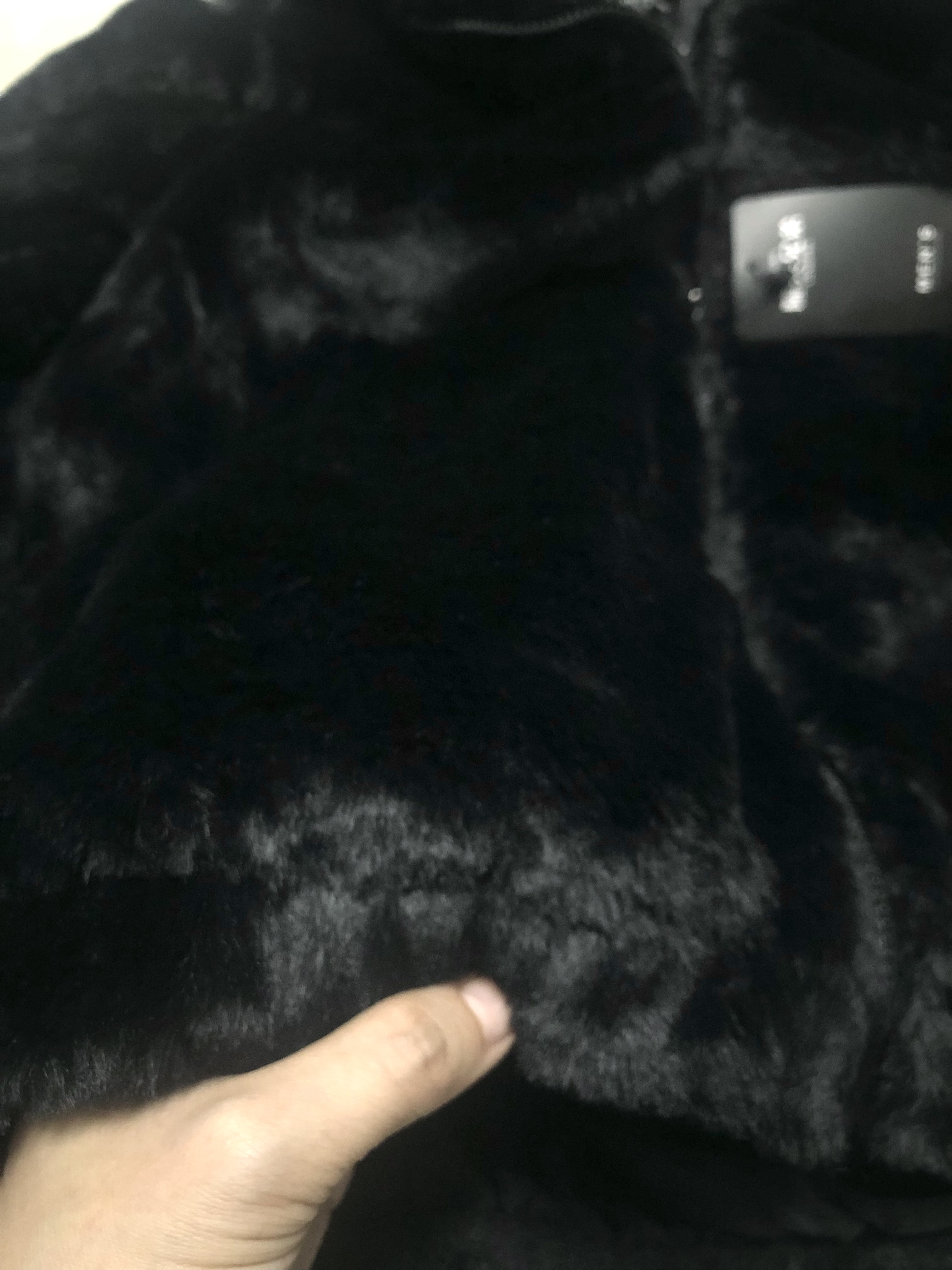 Forever21 เสื้อเฟอร์กันหนาว หมวกฮู้ด เสื้อขน สีดำ (FLUFFY COAT) 兄弟 ขาว