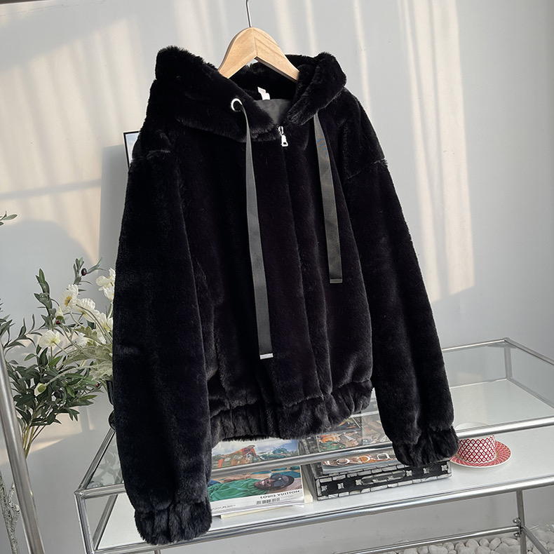 Page one เสื้อเฟอร์กันหนาว หมวกฮู้ด เสื้อขน Fluffy coat แบรนด์ page One ดำ