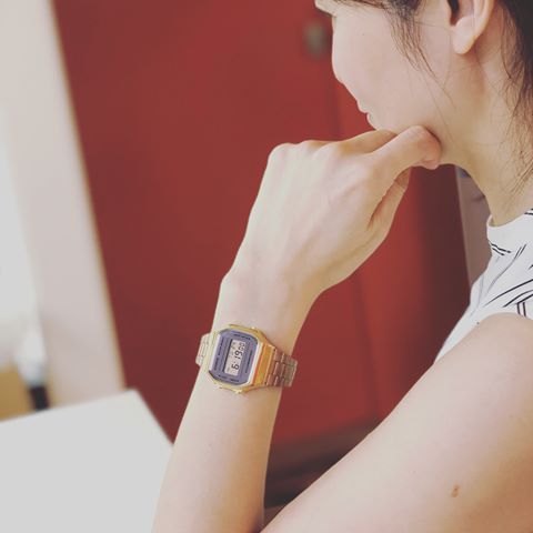 CASIO นาฬิกาคาสิโอ นาฬิกาข้อมือ นาฬิกากันน้ำ นาฬิกาของแท้ ประกันศูนย์ CMG 1 ปี รุ่น A168WECM-5D นาฬิกาสีน้ำตาล