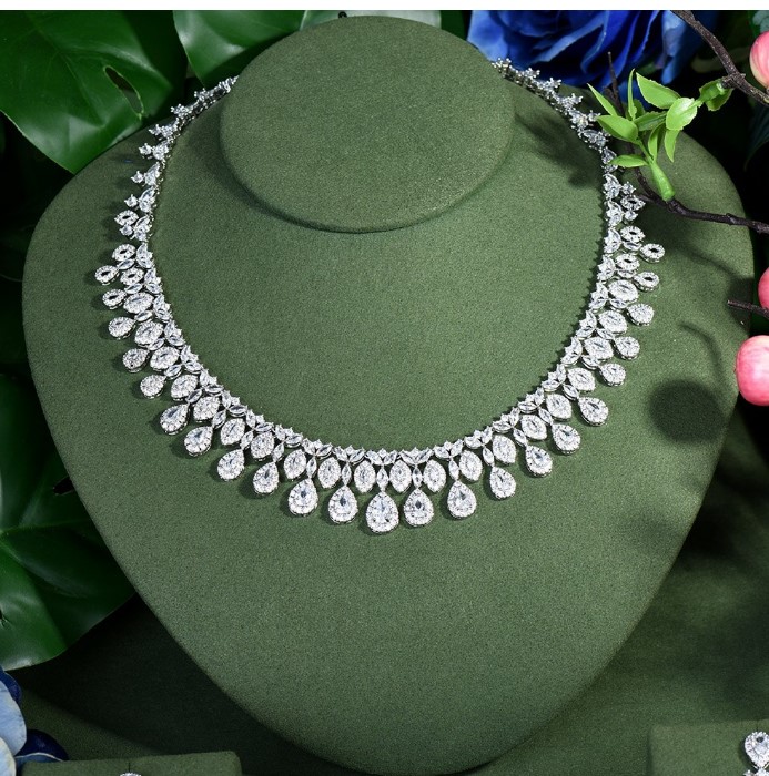 ชุดเครื่องประดับ เพชร สุดคุ้ม สร้อยคอ ต่างหู แหวน สร้อยข้อมือ เพชร เข้าชุด ใส่ออกงานหรู 711532