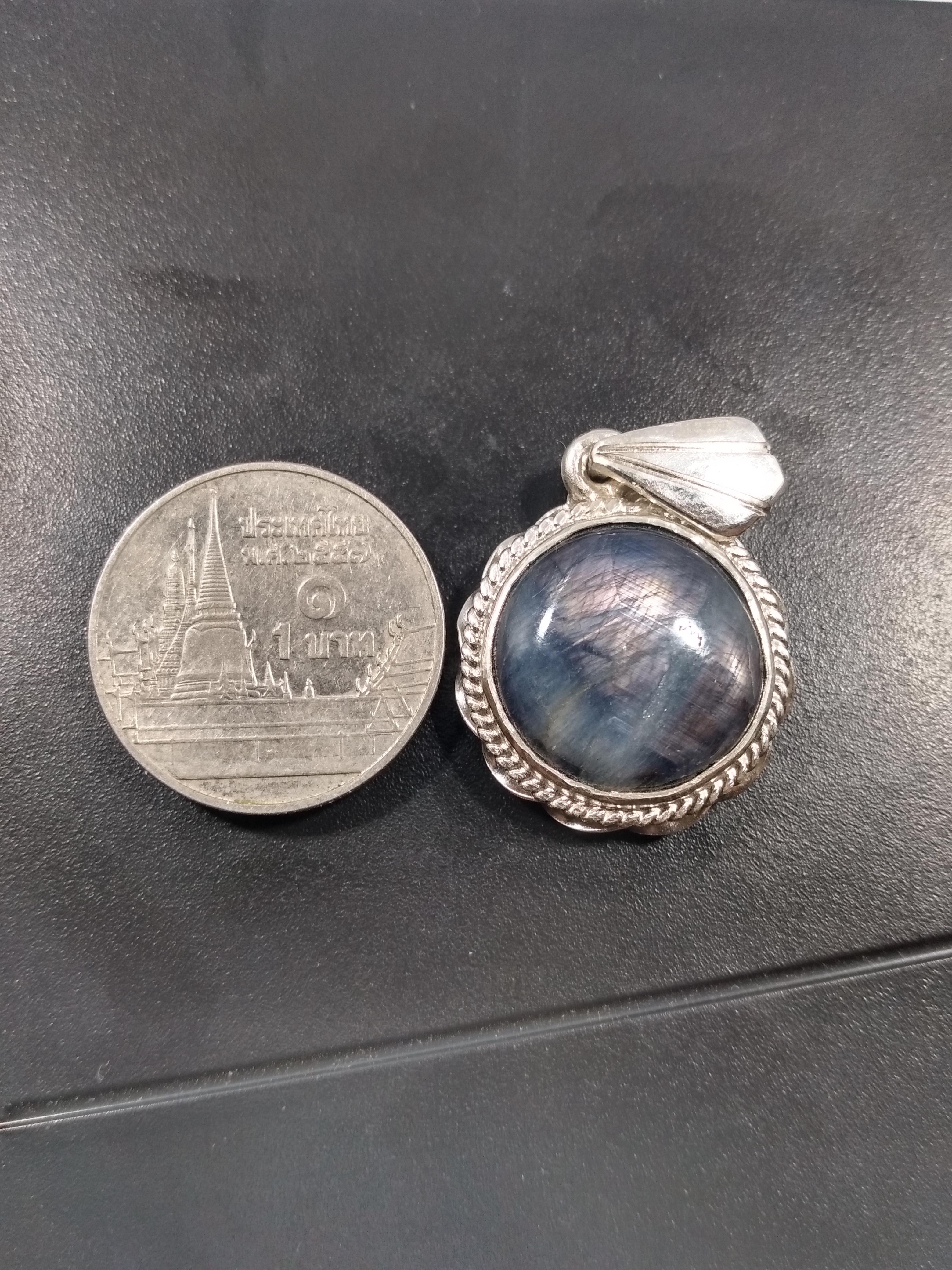 ไพลินดิบสวยๆเลี่ยมเงินสั่งทำ(ขายแล้ว)