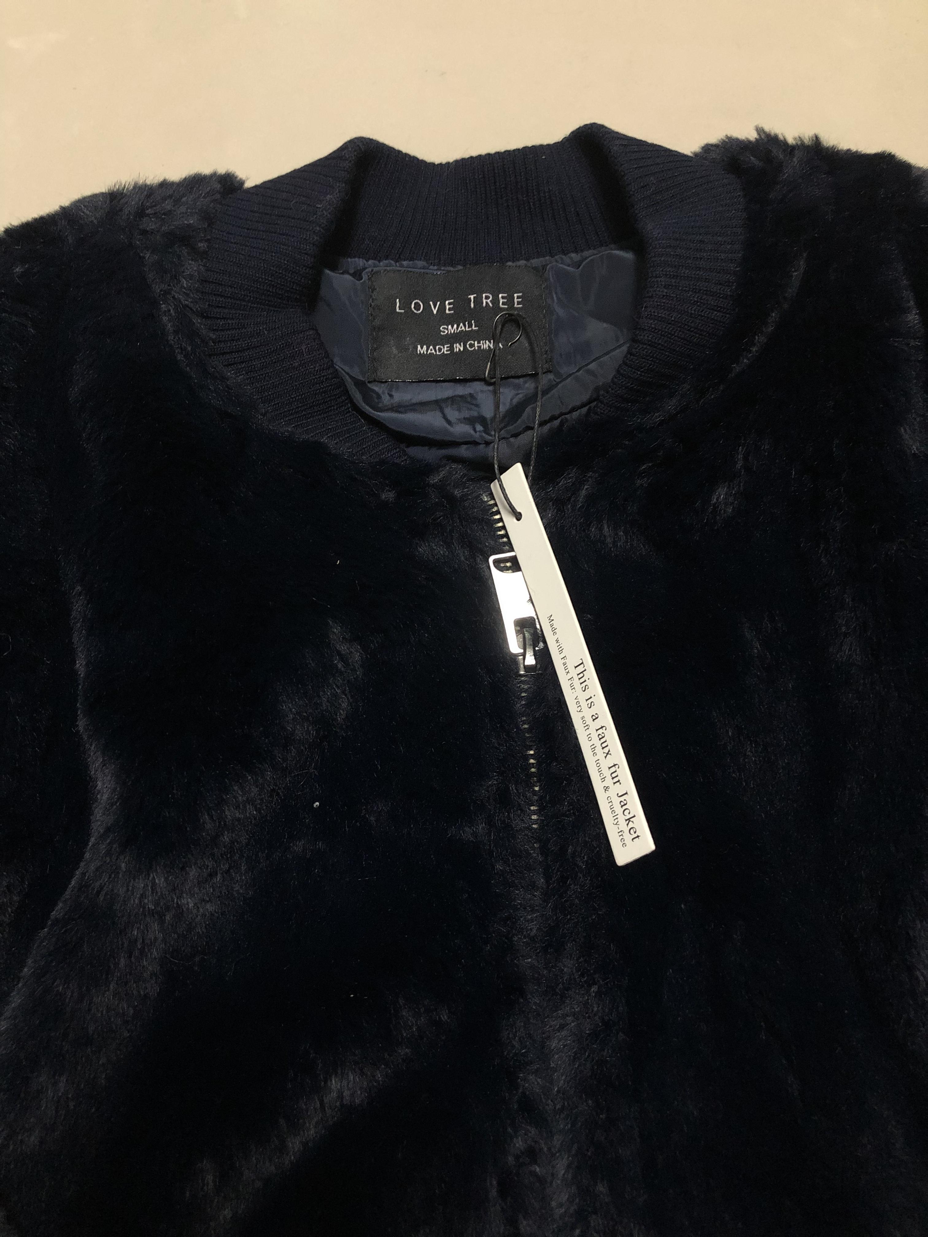 เสื้อเฟอร์กันหนาว หมวกฮู้ด เสื้อขน (FLUFFY COAT) แบรนด์ LOVE TREE