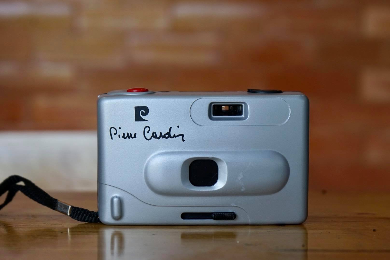 CAMERA HANDY PIERRE CARDIN