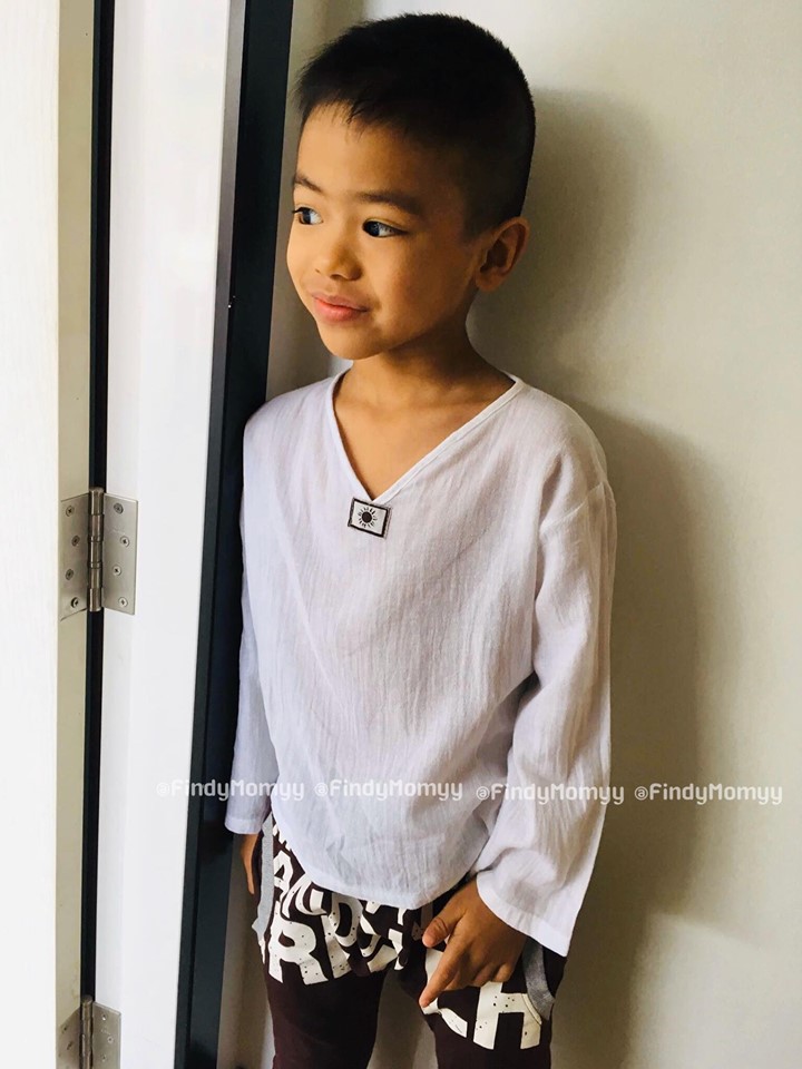 เสื้อขาวเด็ก1-8ขวบ คอวี ผ้าขาวบางเบา ใส่สบายคลายร้อน ใส่ได้ทั้งด.ช./ด.ญ.