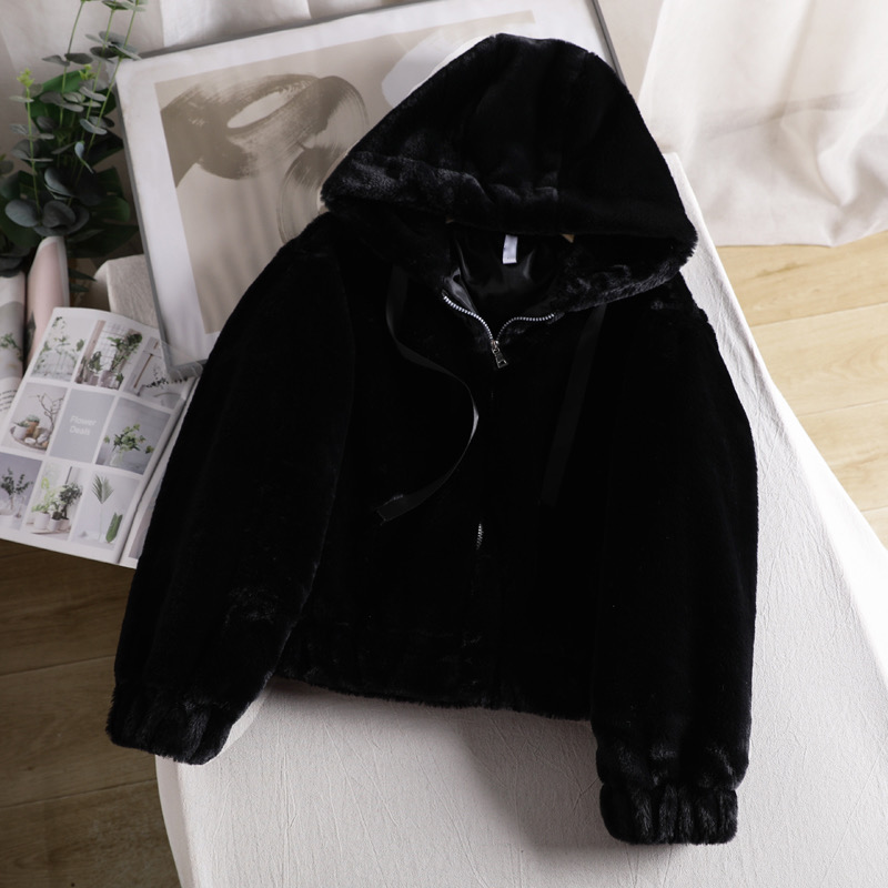 Page one เสื้อเฟอร์กันหนาว หมวกฮู้ด เสื้อขน Fluffy coat แบรนด์ page One ดำ