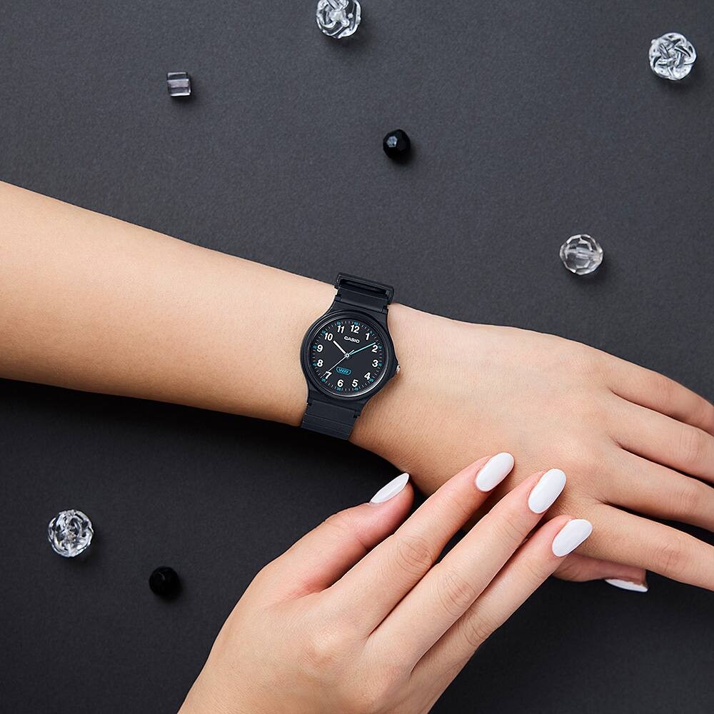 CASIO นาฬิกาคาสิโอ นาฬิกาข้อมือ นาฬิกากันน้ำ นาฬิกาของแท้ ประกันศูนย์ CMG 1 ปี รุ่น LQ-24B-1B นาฬิกาสีดำ