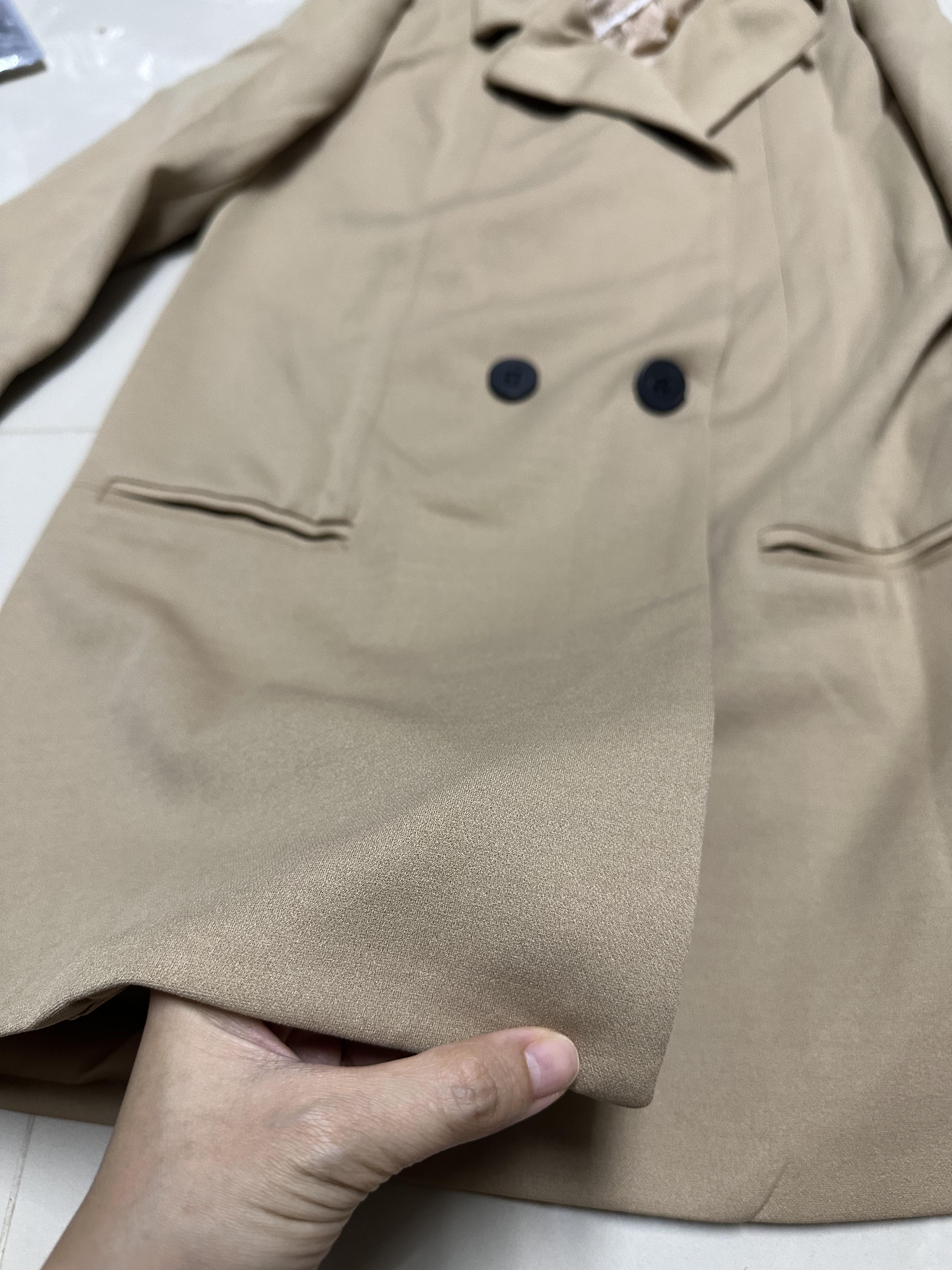 aiku เสื้อนอก เสื้อคลุม เสื้อสูท สีนู้ด สีเบจอ่อน แบรนด์ Aiku