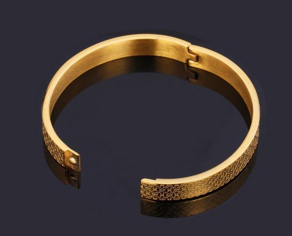 กำไลข้อมือ ผู้หญิง กำไลข้อมือ 316L Stainless Steel แกะลายดอกไม้ สุดหรู สีทอง และ สีเงิน กำไล แฟชั่น ของขวัญให้แฟน ดูดี มีระดับ 498257