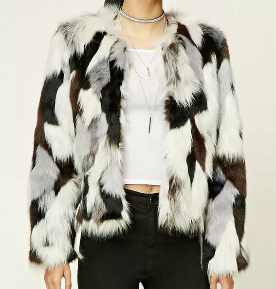 Forever21 เสื้อคลุมกันหนาว เสื้อขนเฟอร์ แบรนด์FOREVER21 เสื้อคลุมแต่งขน สลับสี ขนสวย นุ่มพริ้วมากคะ ขาวดำน้ำตาล
