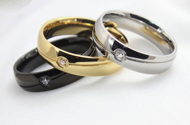 แหวน Stainless Steel แหวนเงิน แหวนทอง แหวนสีดำ แหวนเกลี้ยง ดีไซน์ ฝังเพชร CZ ตรงกลาง 1 เม็ด สวยหรู มีดีไซน์ แหวนผู้ชาย ผู้หญิง ใส่ได้ 241600