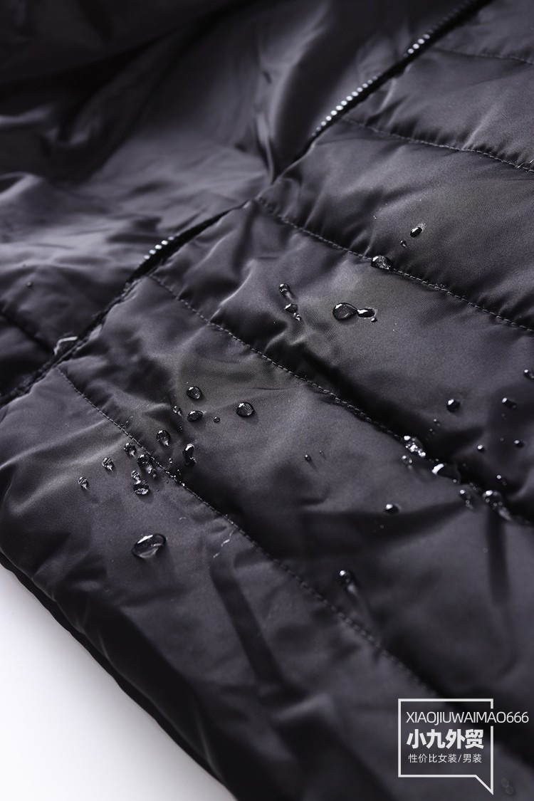 ARMANI เสื้อกันหนาว เสื้อฮู้ดเฟอร์ บุนวมอุ่น แบรนด์ ARMANI(ฮู้ดถอดได้ค่ะ) ดำ