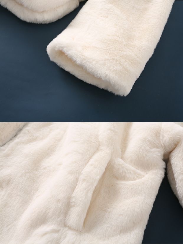 Forever21 เสื้อเฟอร์กันหนาว หมวกฮู้ด เสื้อขน แบรนด์ forever21 (FLUFFY COAT) ขาว