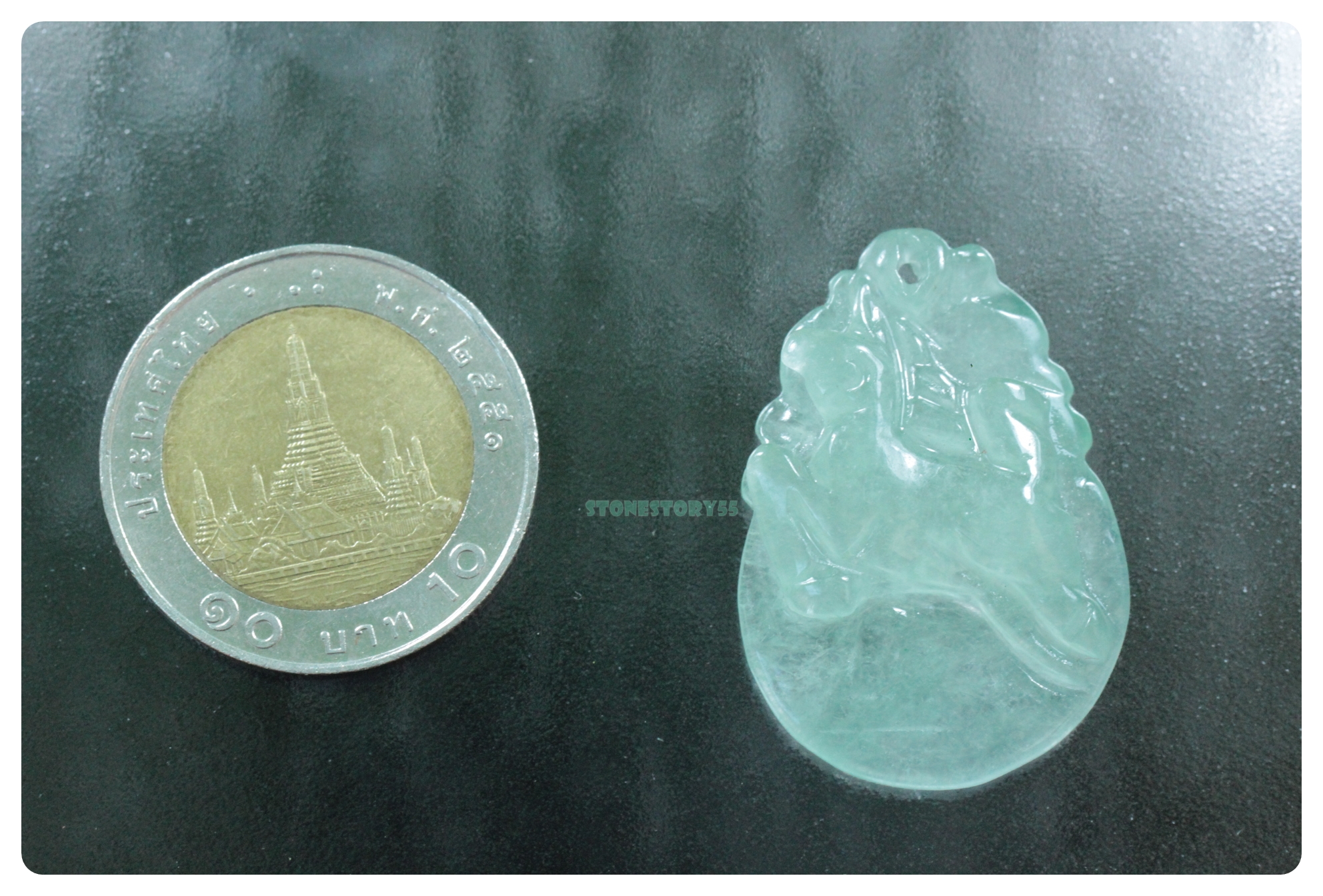 (ขายแล้ว)หยกน้ำแข็งแกะสลักรูปม้า icejade